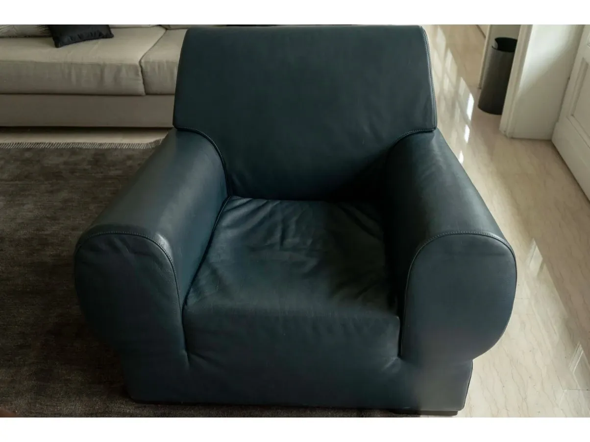 Poltrona in pelle blu, Armani Casa 2
