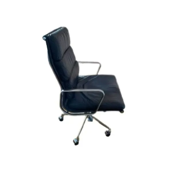 Sedia di Charles Eames in pelle nera, ICF image