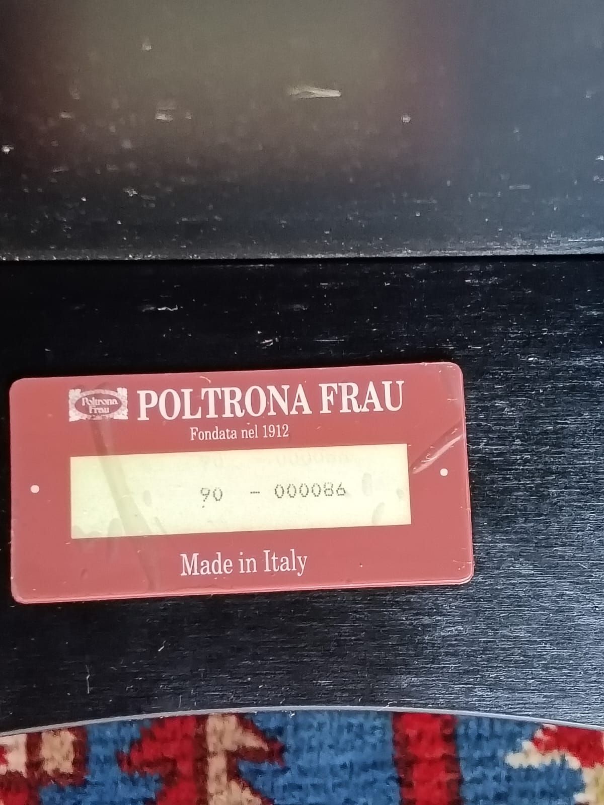 Tavolo rotondo in marmo nero Brand