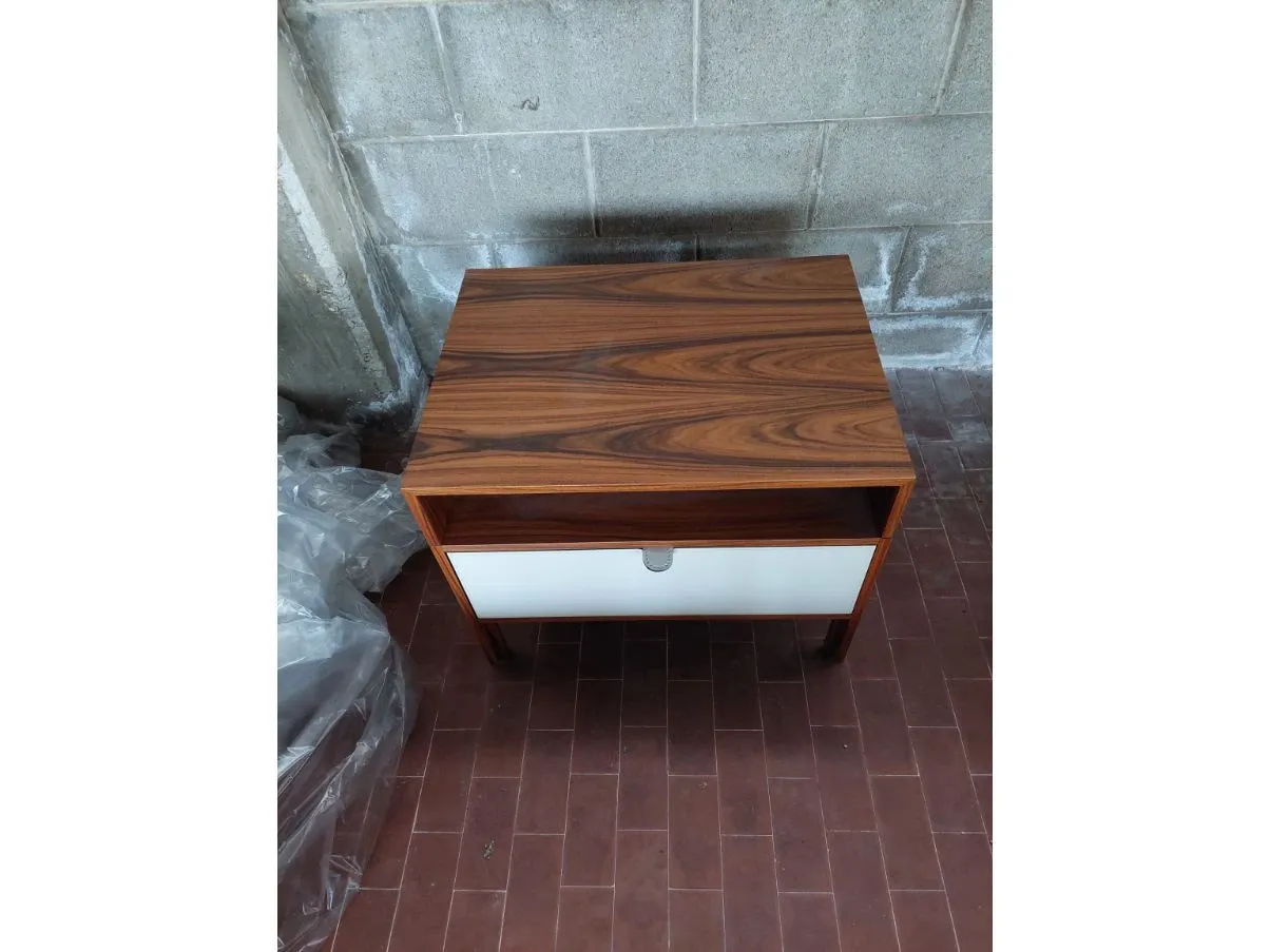 Comodino Meo in legno e cuoio, Giorgetti 2