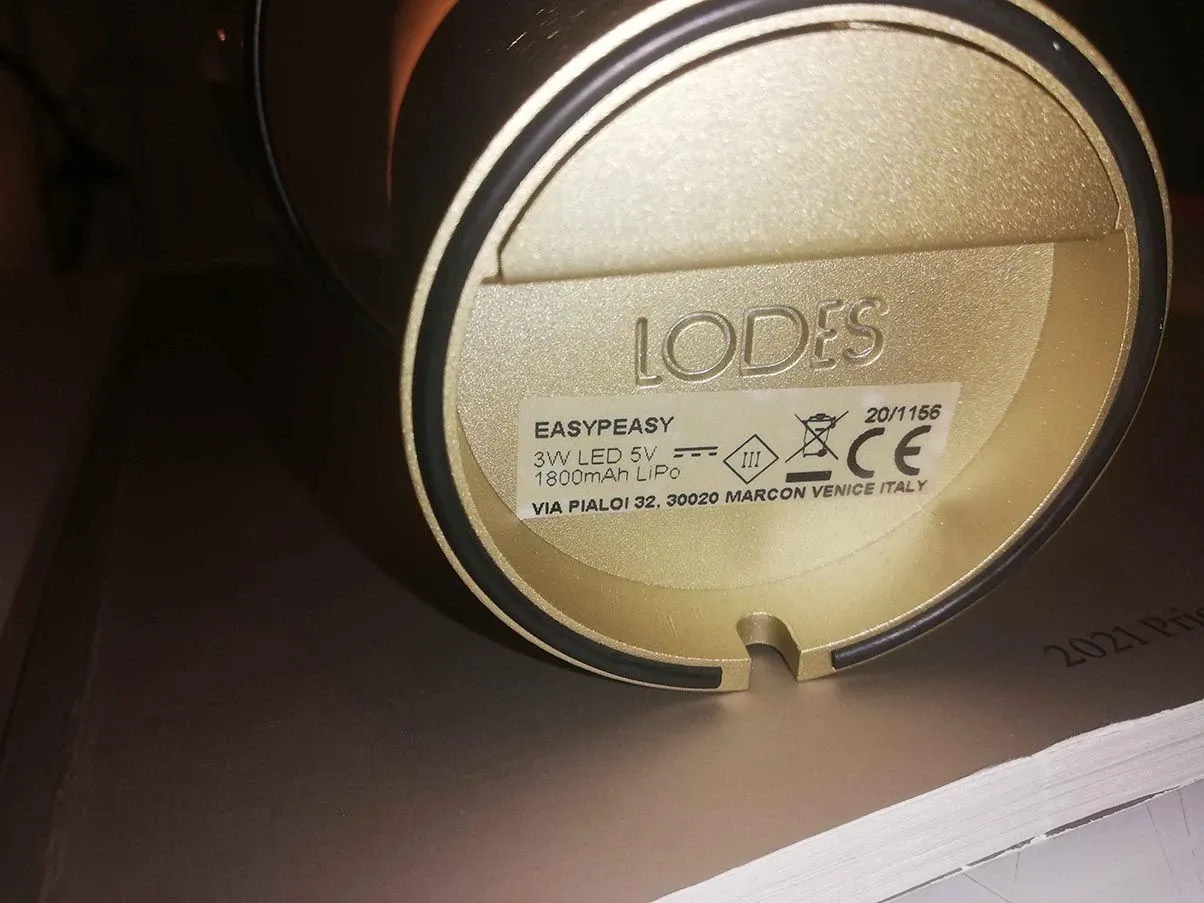 Lampada da tavolo Easy Peasy di Luca Nichetto, Lodes 3
