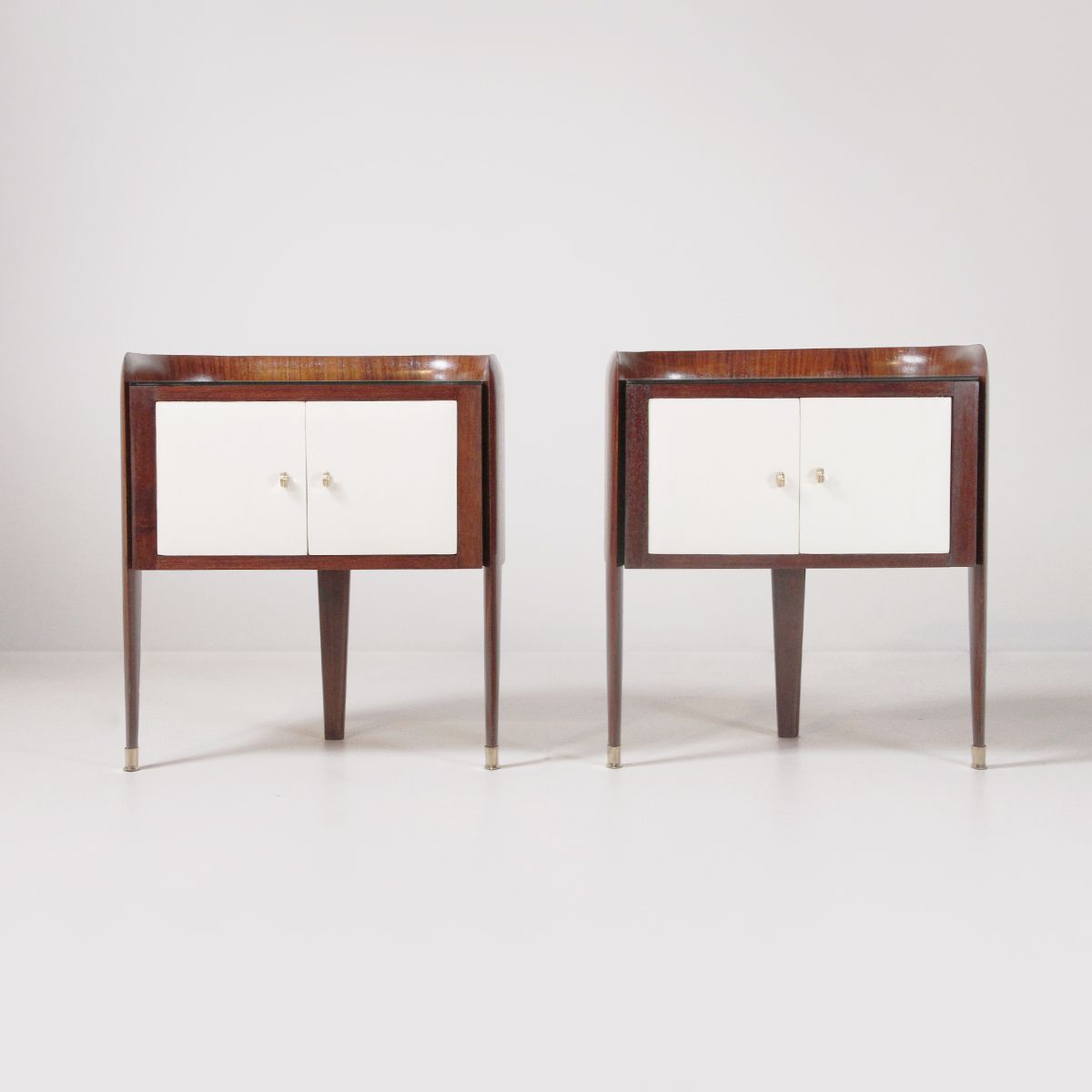 Set of 2 vintage bedside tables (1950s), image