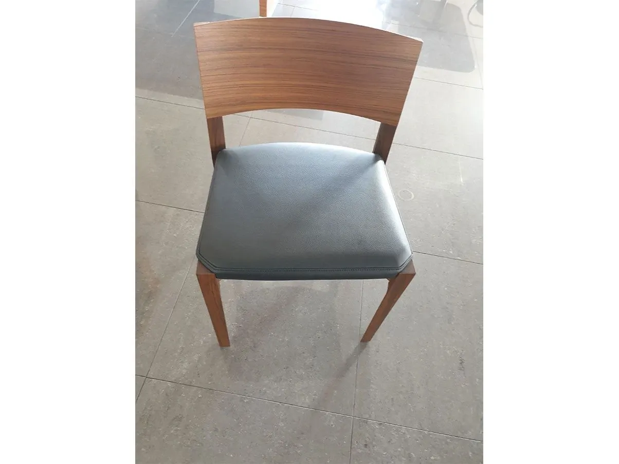 Sedia Lario in legno con sedile in ecopelle (nero), Porro 3