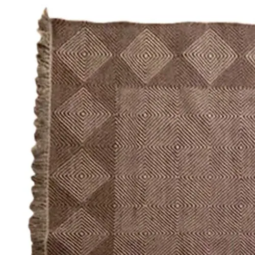 Rug with fringes, 3