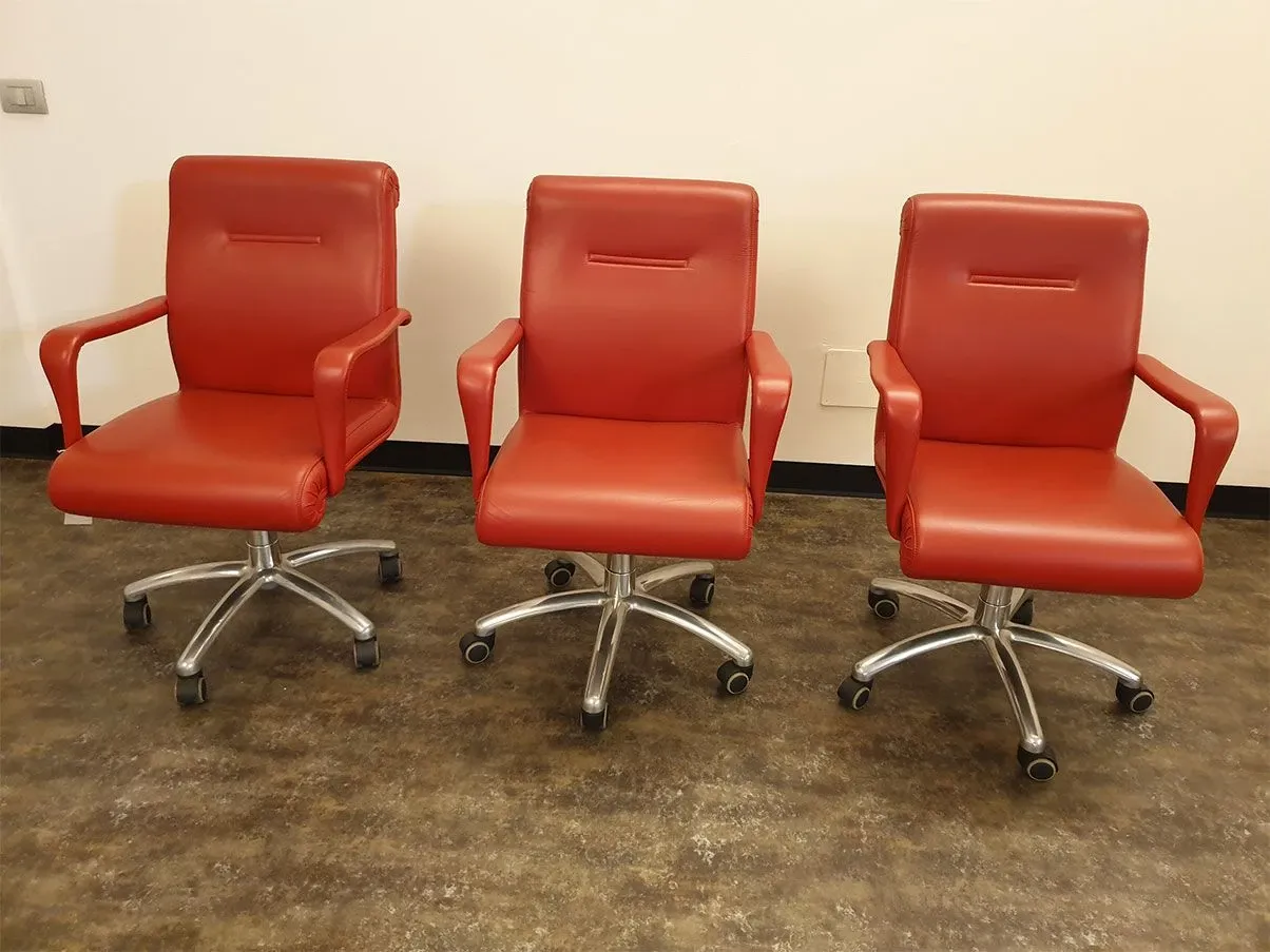 Forum Meeting leather swivel armchair (red), Poltrona Frau 2
