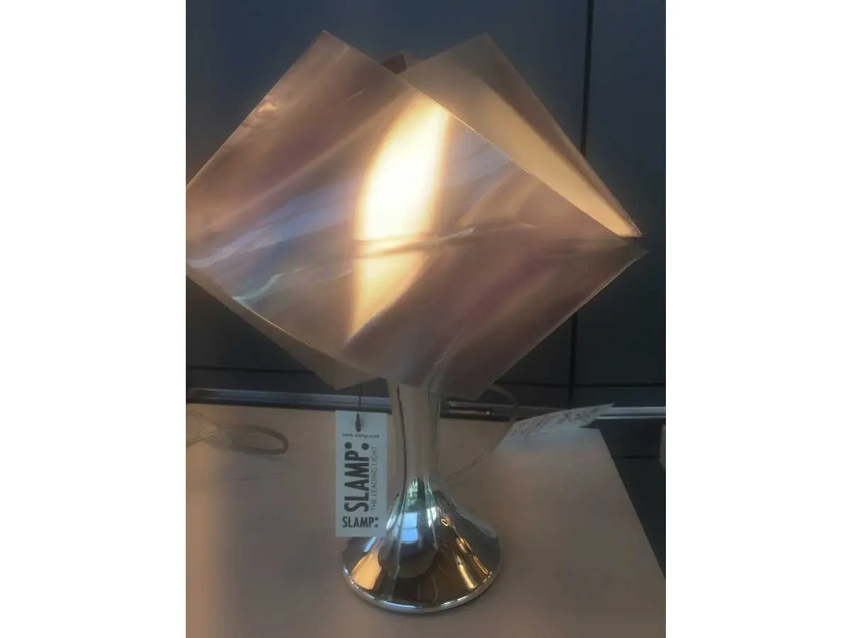 Gemmy Prisma table (rubin), Slamp 1