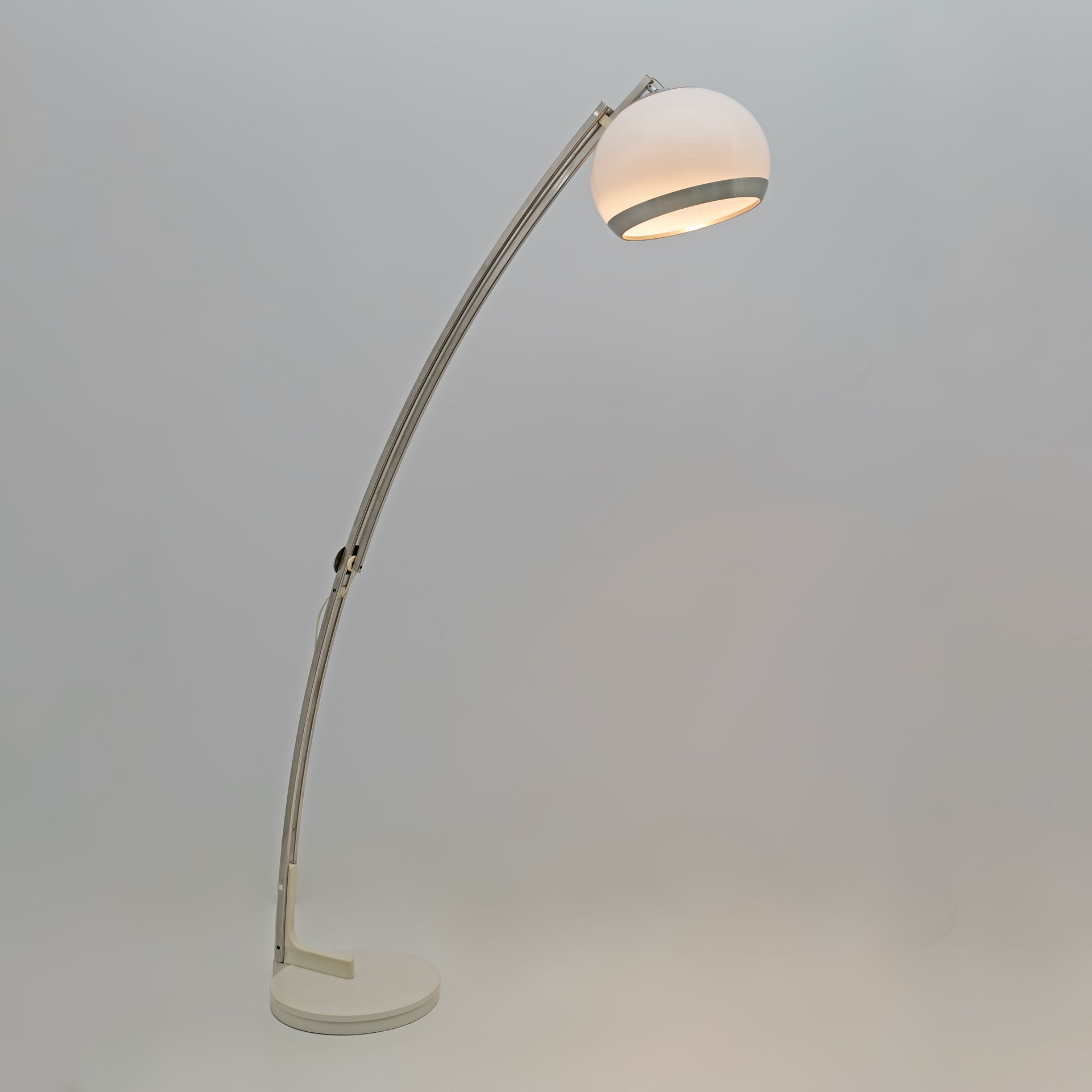 Extendable arch floor lamp (70s), image