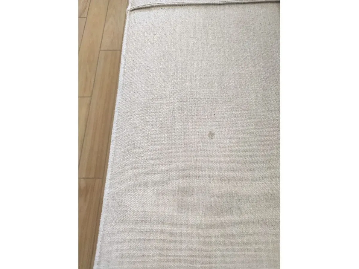 Layout (divano in tessuto e tavolo in legno) 7