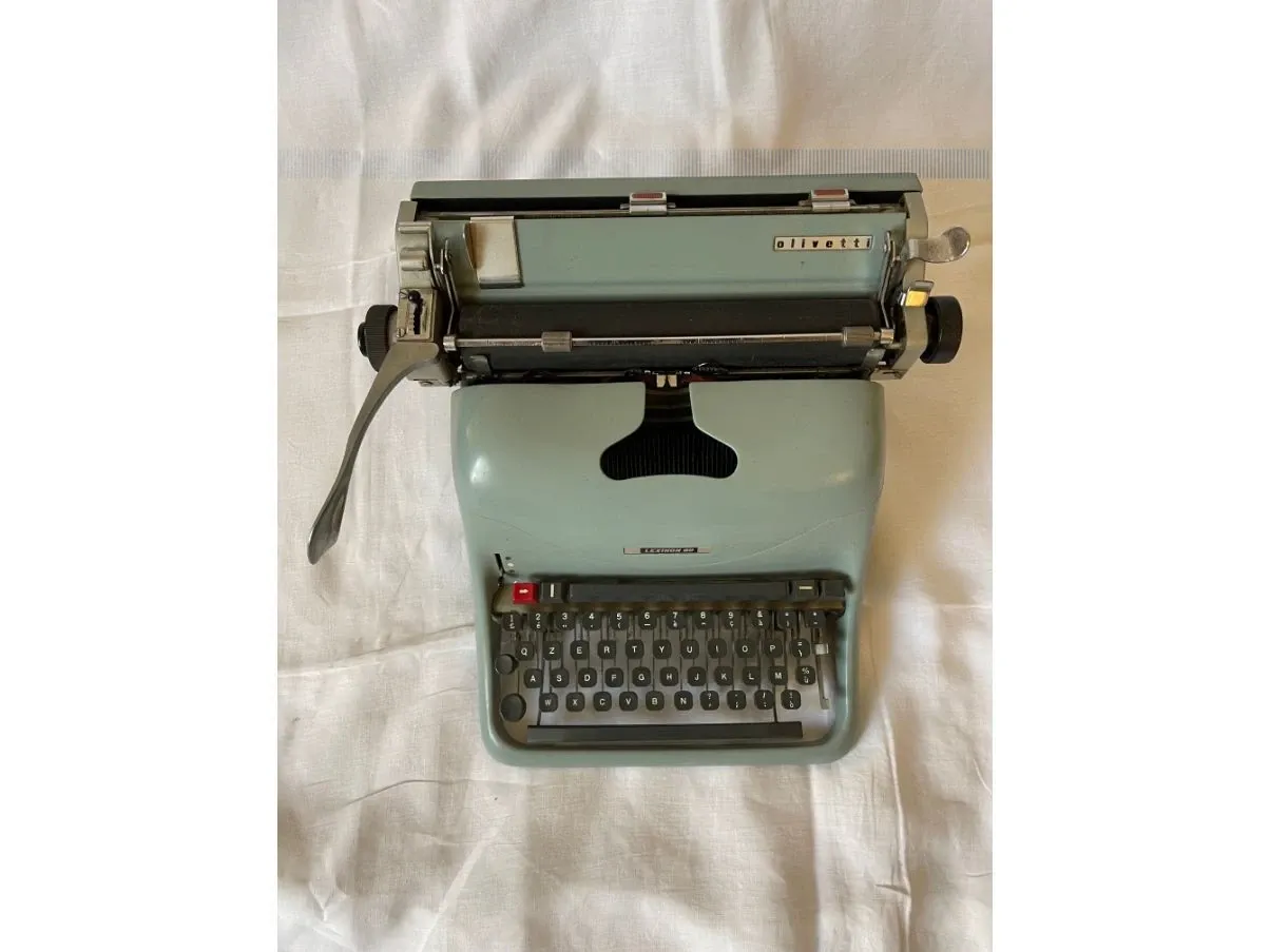 Macchina da scrivere Lexikon 80 vintage, Olivetti 1