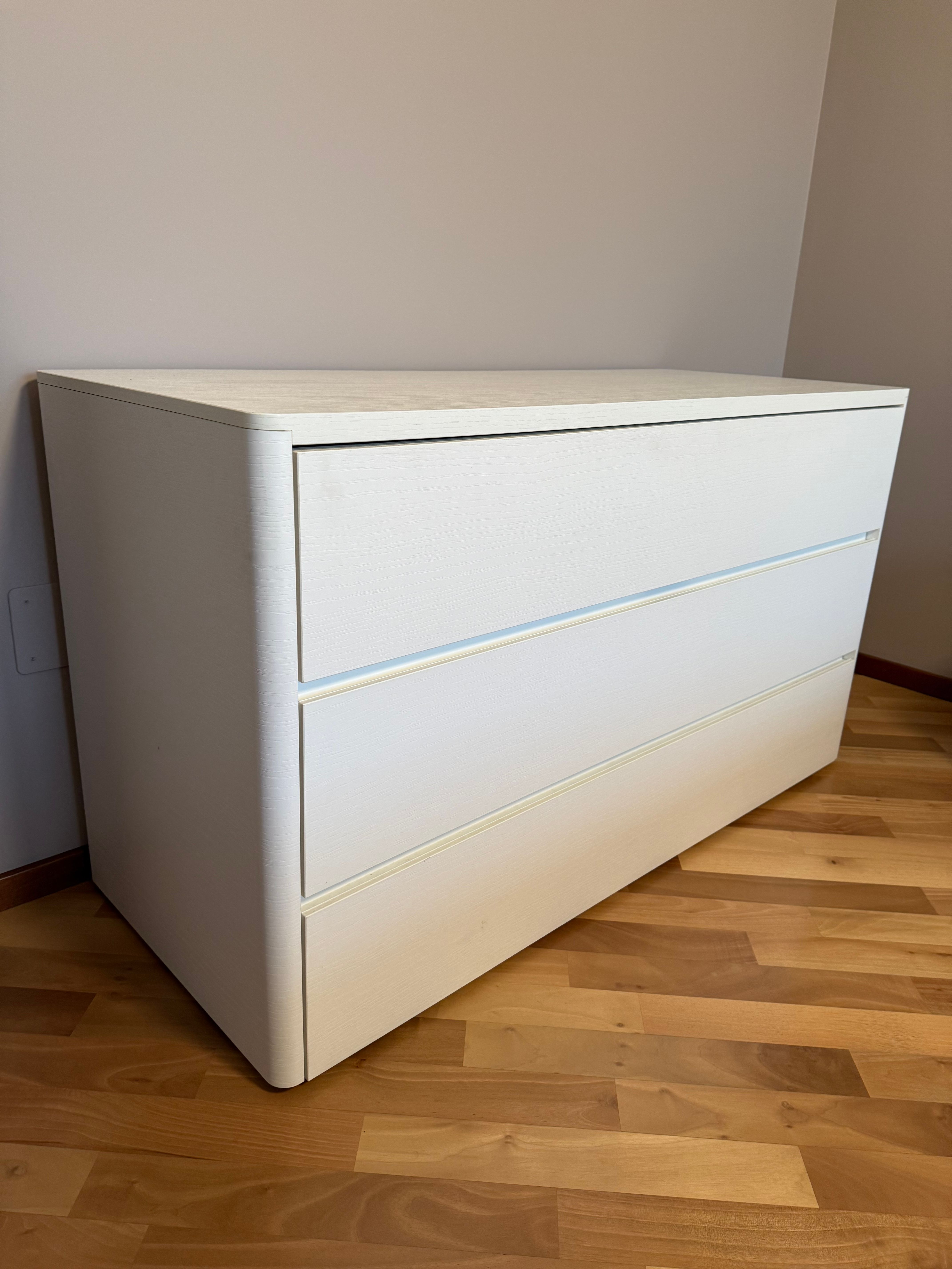 Set of White Painted Curved Wooden Dresser and Pair of Nightstands Brand