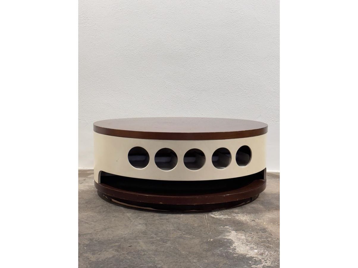 Joe Colombo Space Age style coffee table (70s) Side