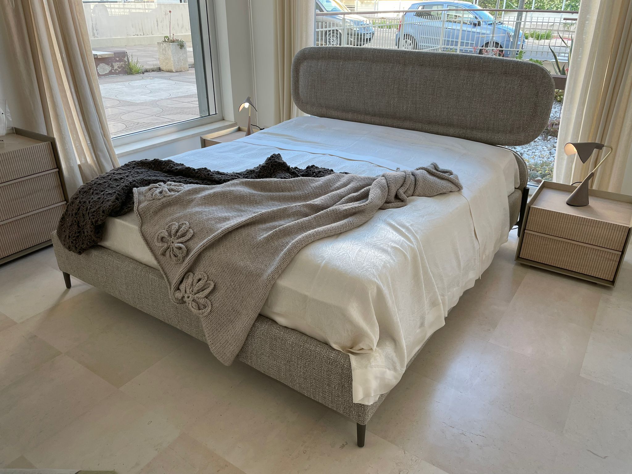Letto matrimoniale imbottito Vibe di Carlo Colombo Main