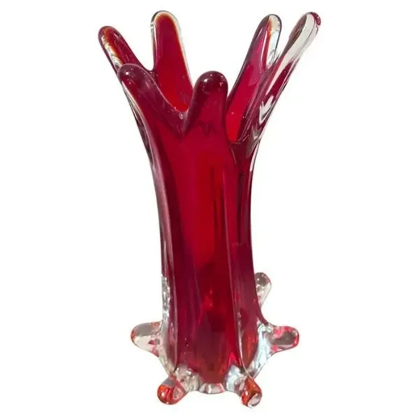 Tall modernist vase in red submerged Murano glass (1980s), Seguso image