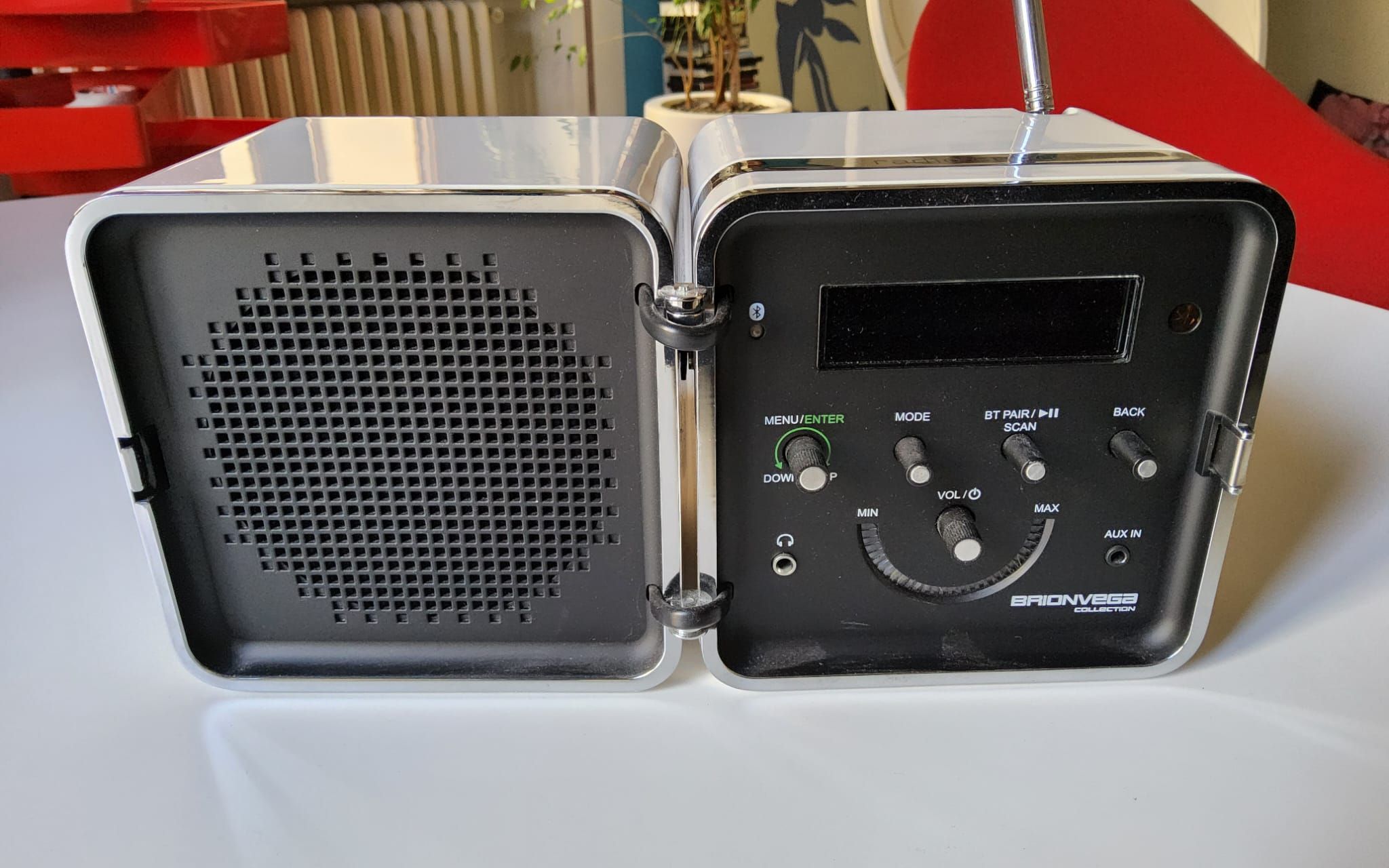 Cubo Radio by Marco Zanuso and Richard Sapper Main