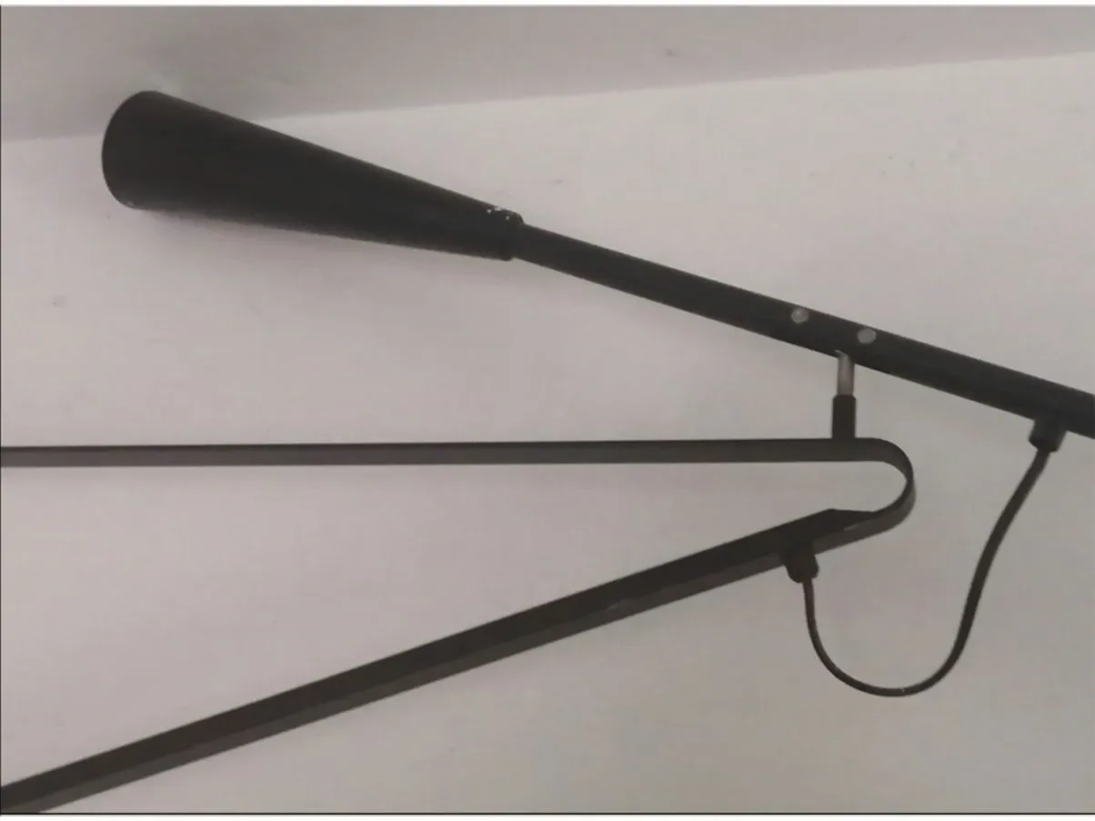 Verstellbare Wandleuchte Modell 265 aus lackiertem Stahl (schwarz) 1