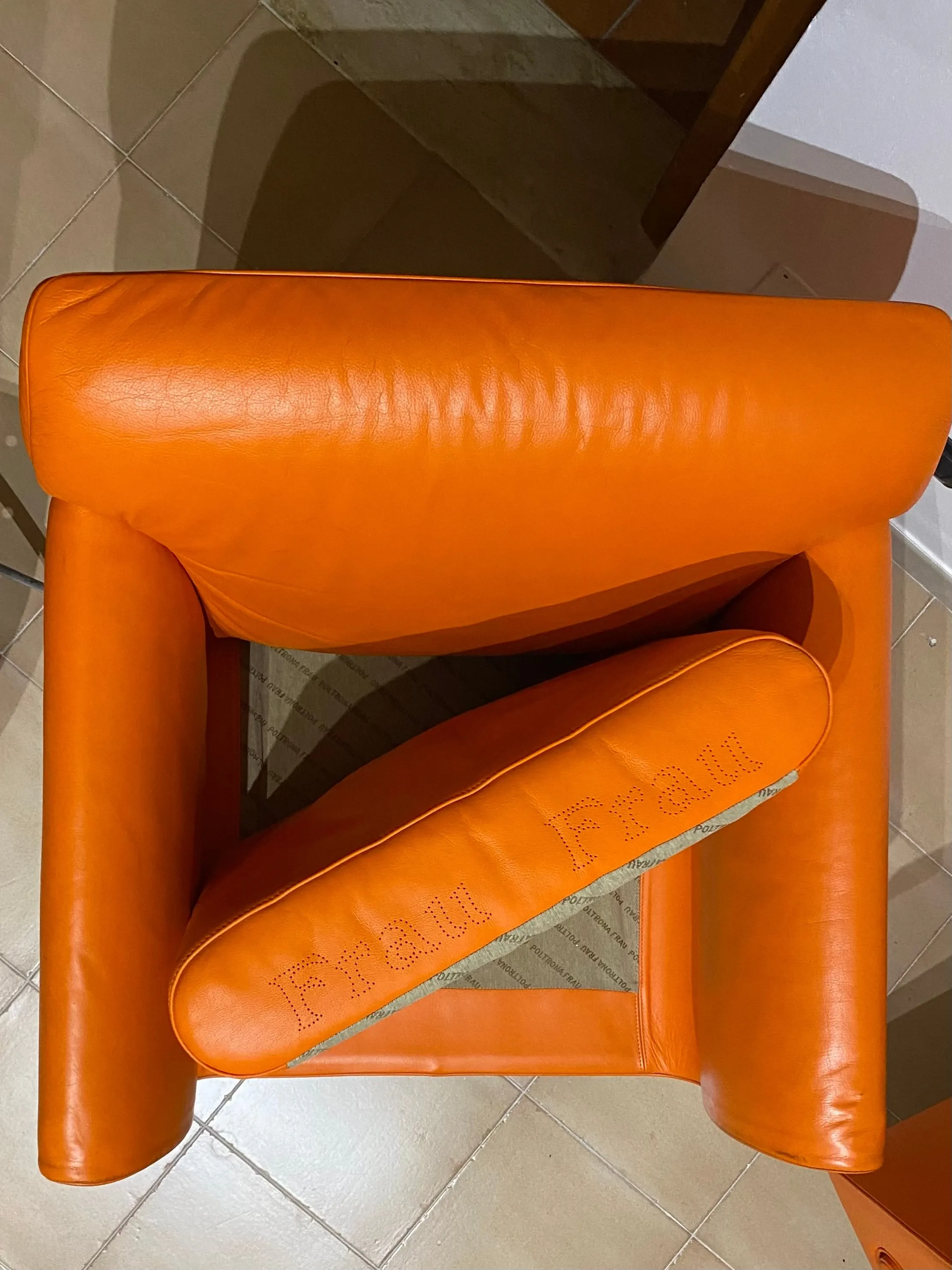 Set of 2 orange Eos armchairs, Poltrona Frau 2