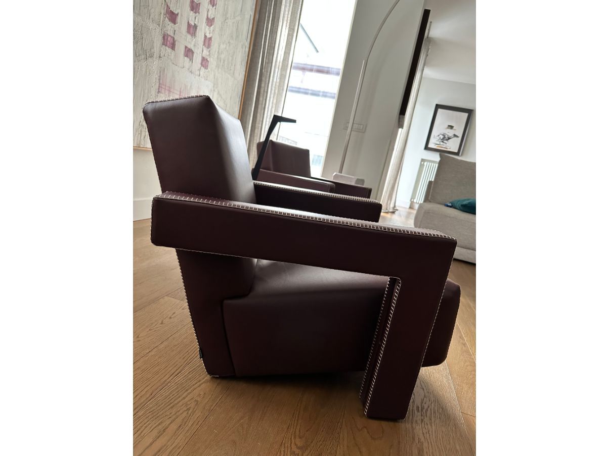 Utrecht armchair in burgundy leather 6