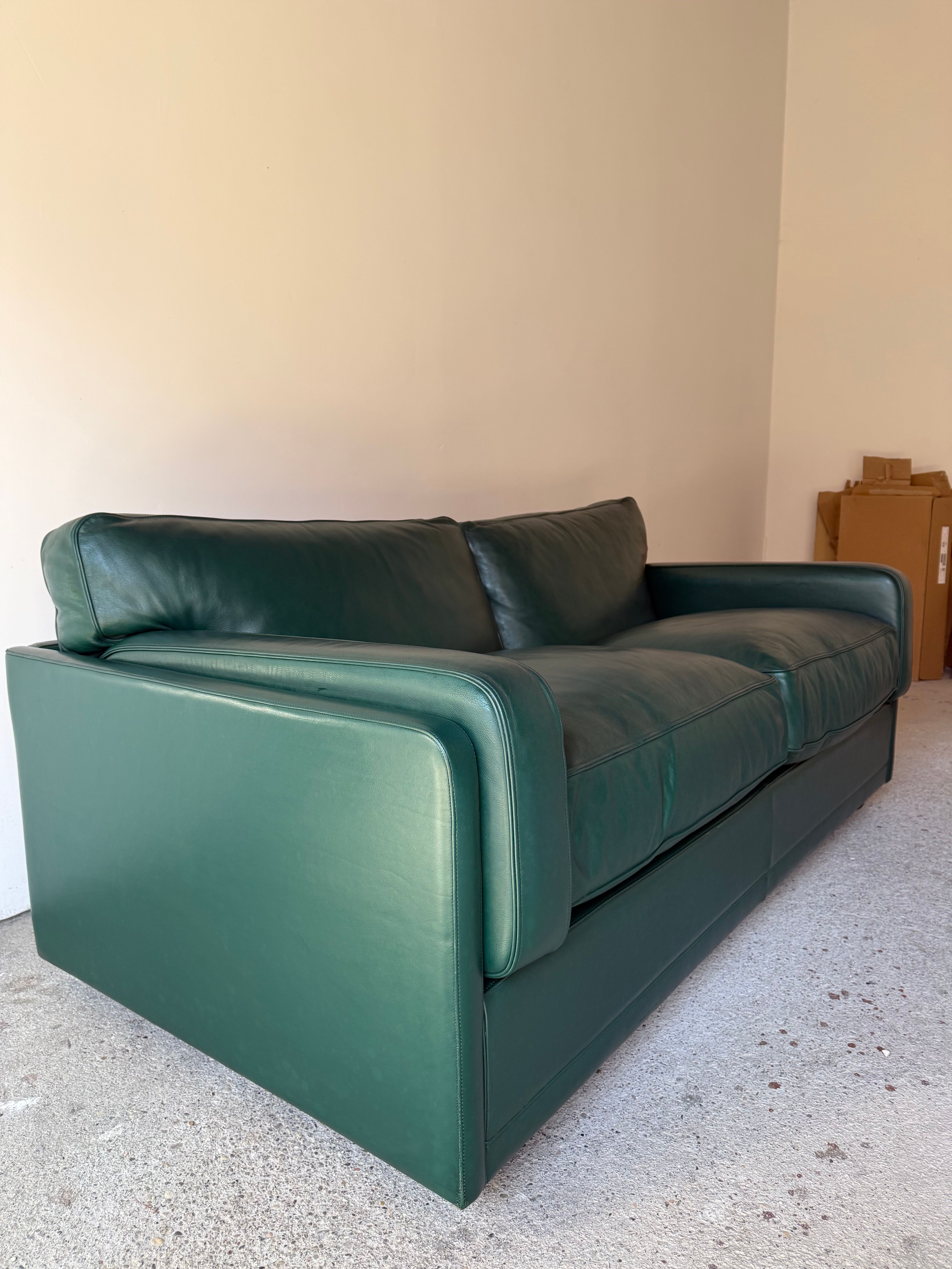 Divano 2 posti in pelle verde di Tito Agnoli  Side