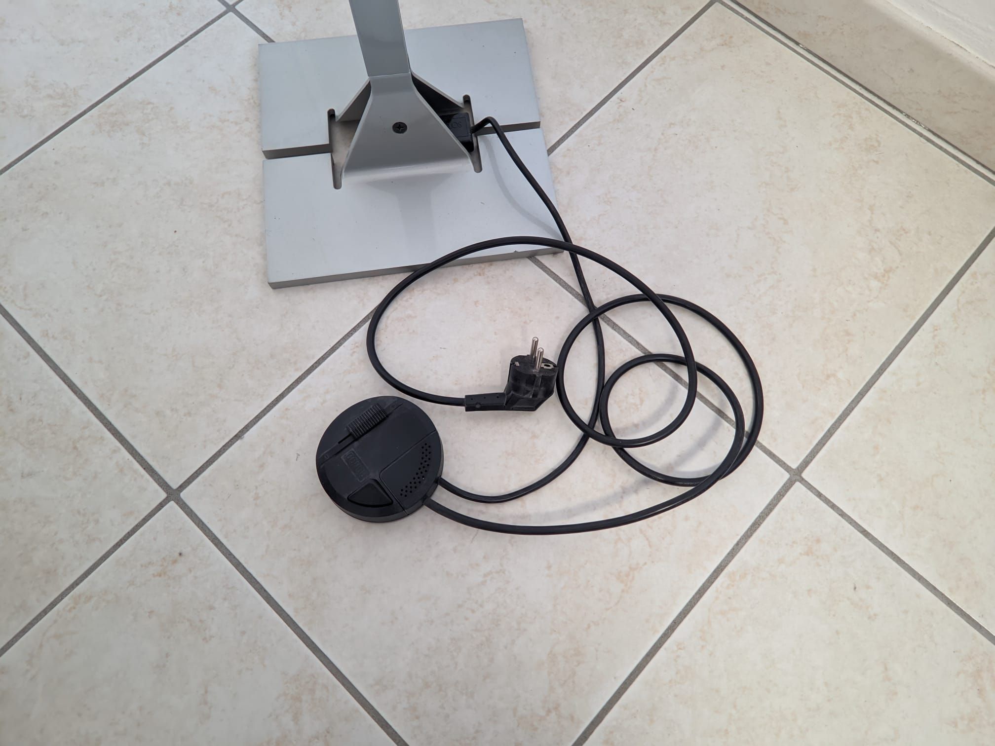 Papillona Floor Lamp by Tobia Scarpa (1970s) Details