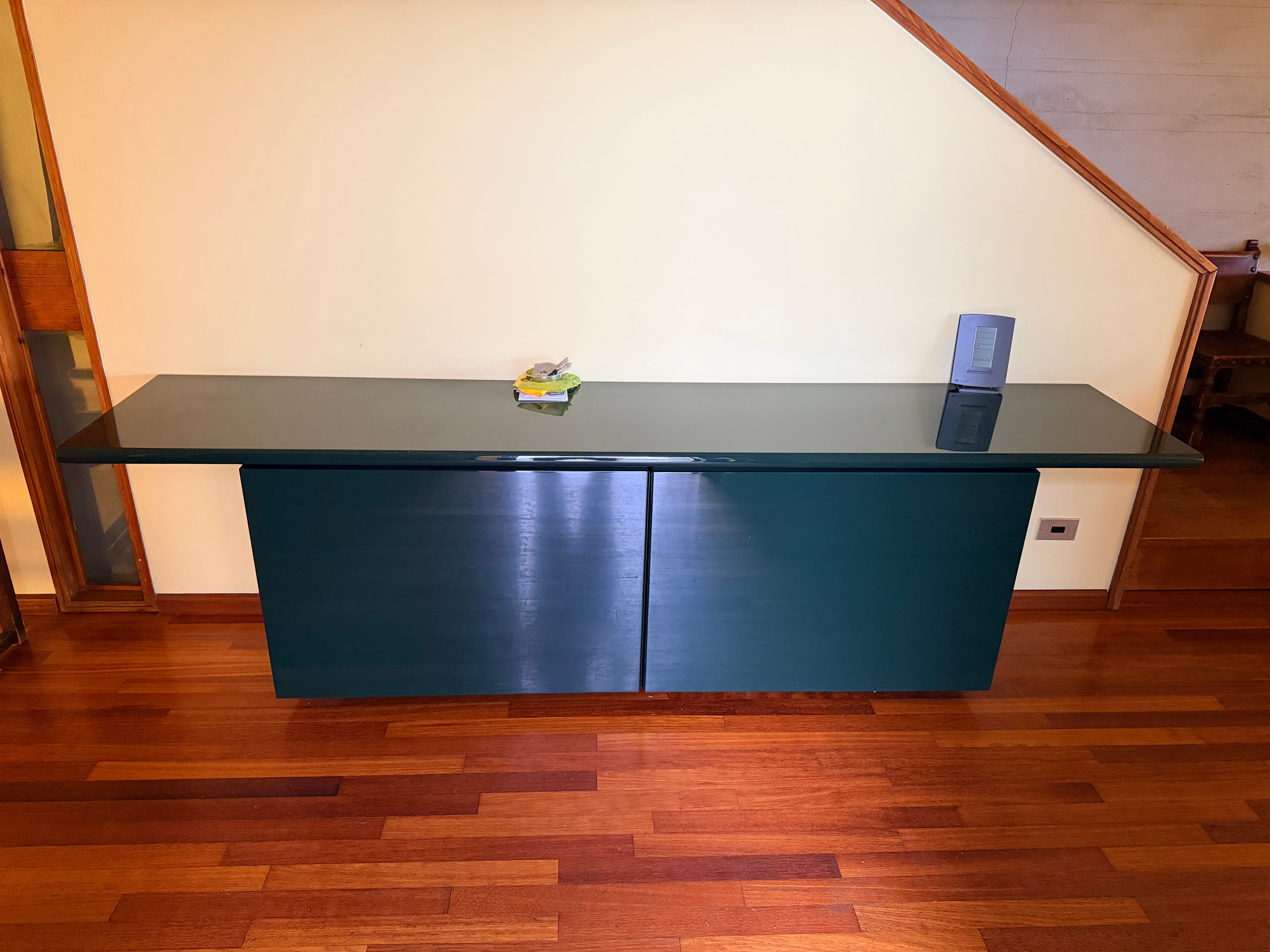 Madia Sheraton laccata verde scuro di Acerbis e Stoppino Details