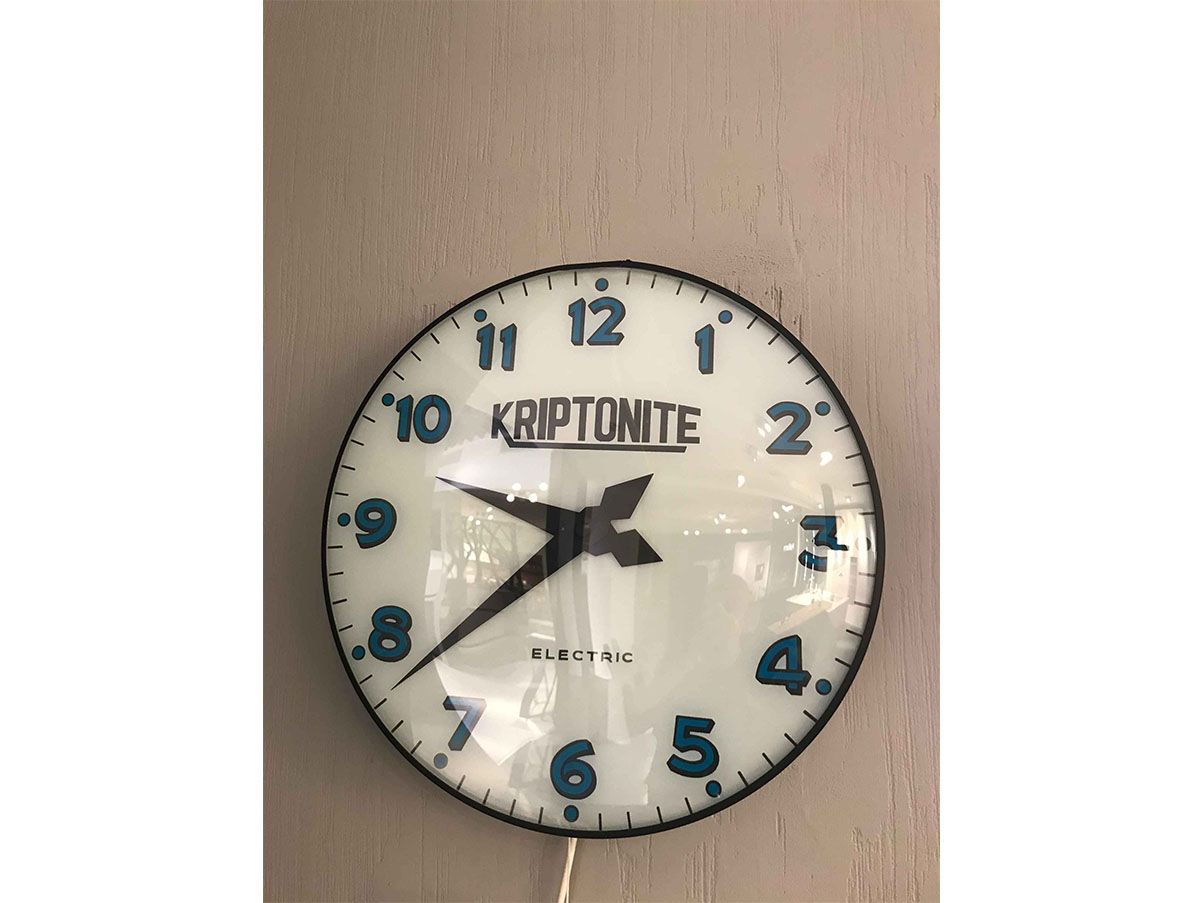 https://storage.googleapis.com/deesup_vendure_prod/preview/0b/orologio-da-parte-electric-kriptonite-deesup_0004_9064-brand-185064-1638872689918__preview.jpg