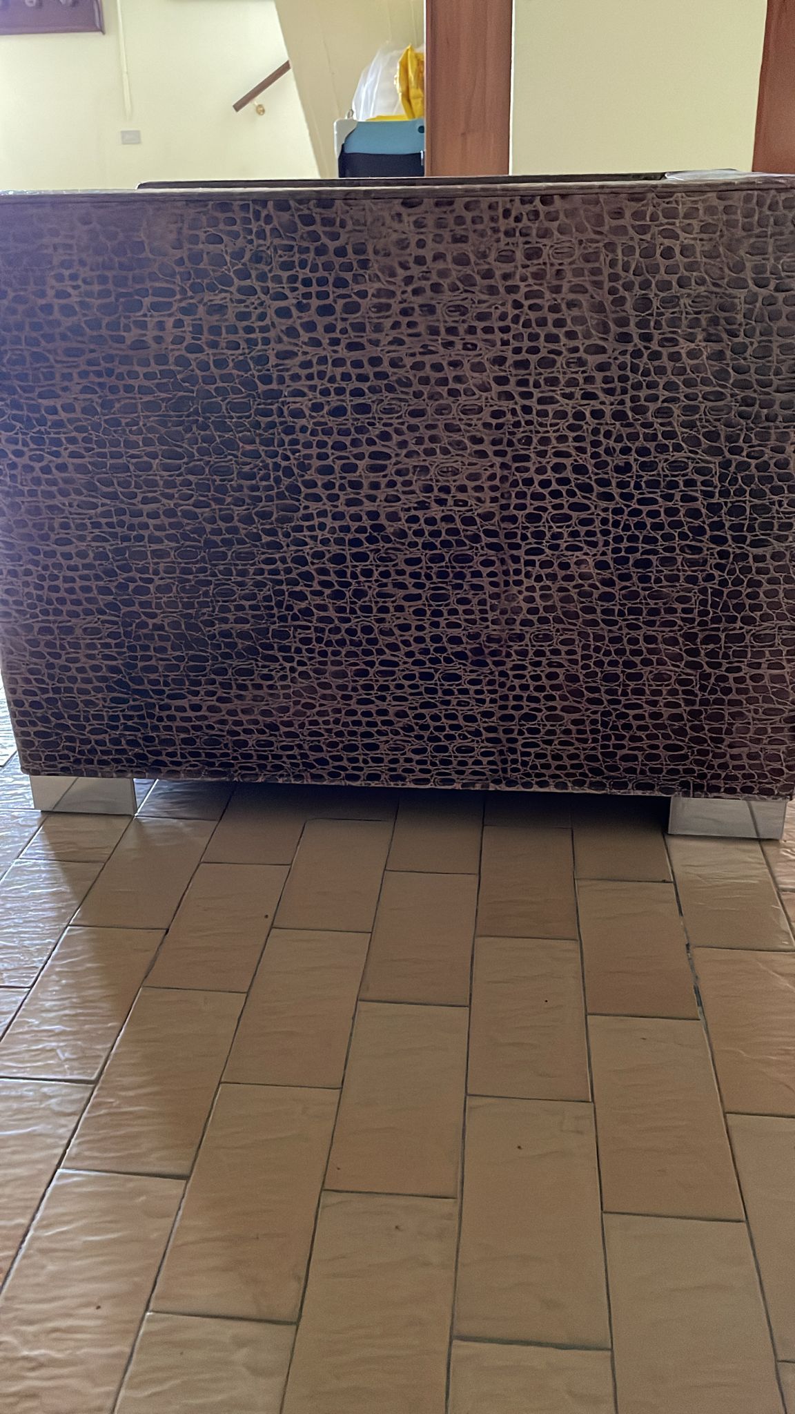 Set 2 poltrone Suitcase in pelle stampata (coccodrillo), Minotti 10