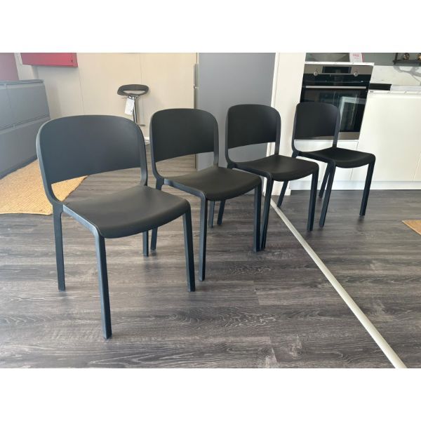 Set of 4 Dome chairs in matt black polypropylene, Pedrali image