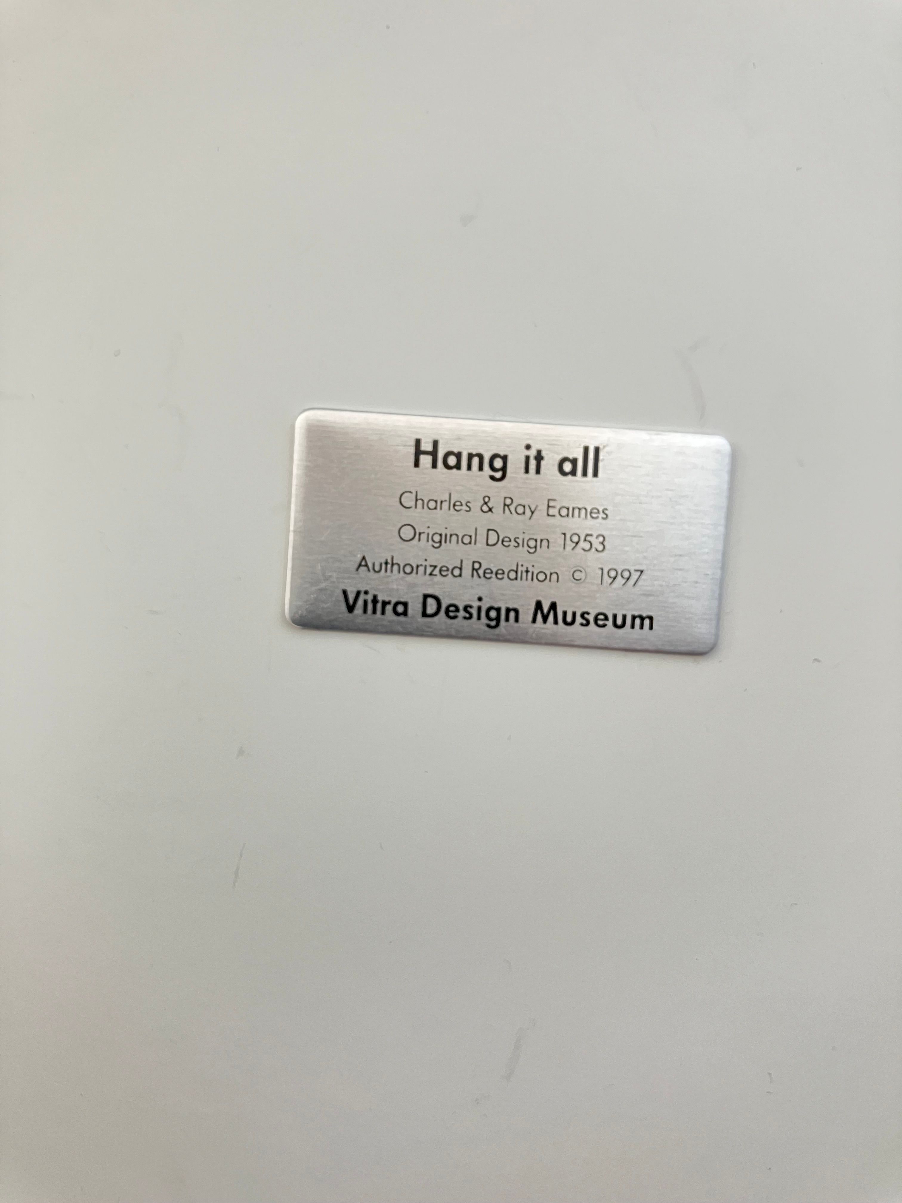 Appendiabiti da parete Hang It All di Charles & Ray Eames Brand