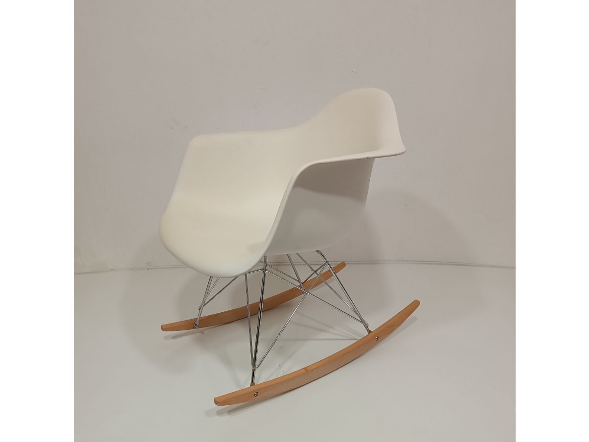 Chaise à bascule Charles & Ray Eames Side