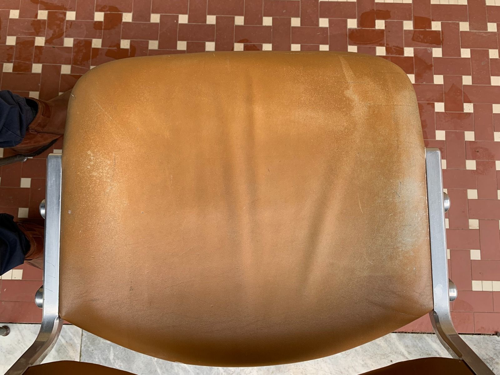 DSC 106 chair by Giancarlo Piretti in leather, Anonima Castelli 16