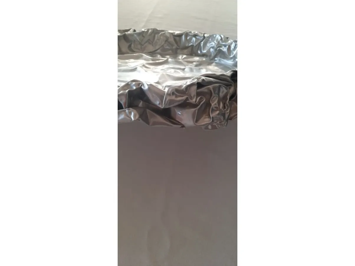 Set of 2 vintage aluminum trays, 3