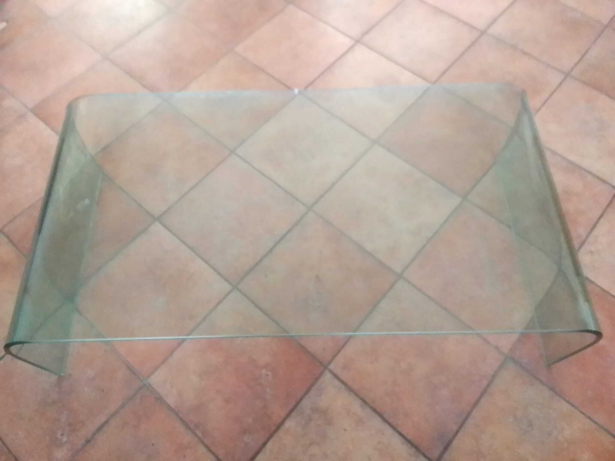 Curved coffee table, FontanaArte 5