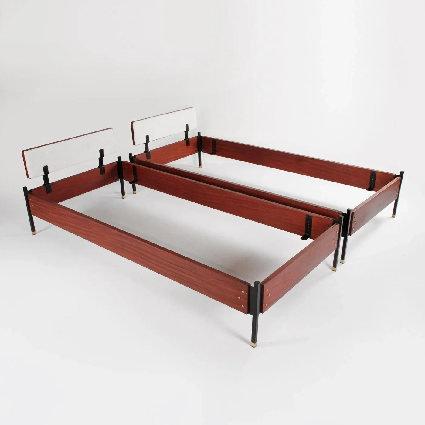 Set of 2 vintage beds (1960s), image