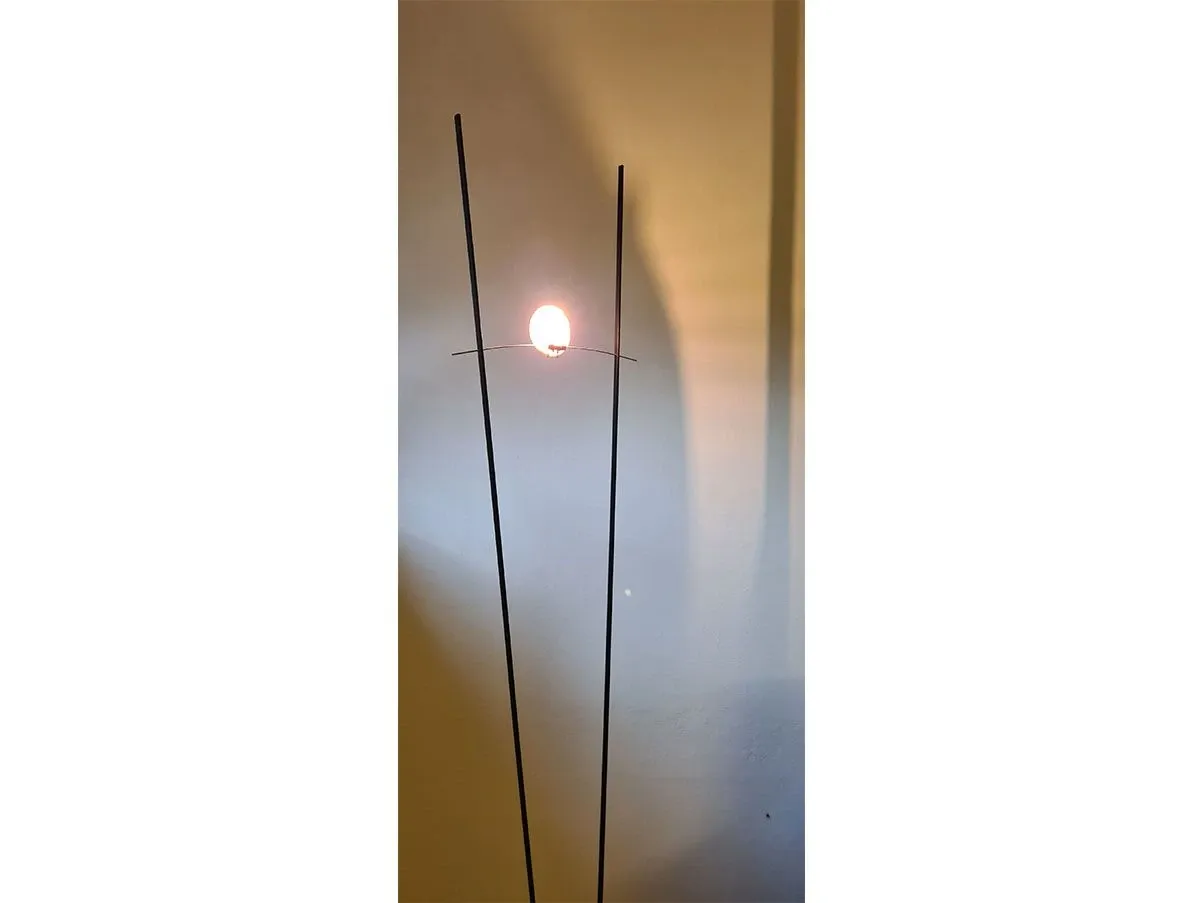 Lampada da terra Ilios in vetro con aste (nero), Ingo Maurer 1