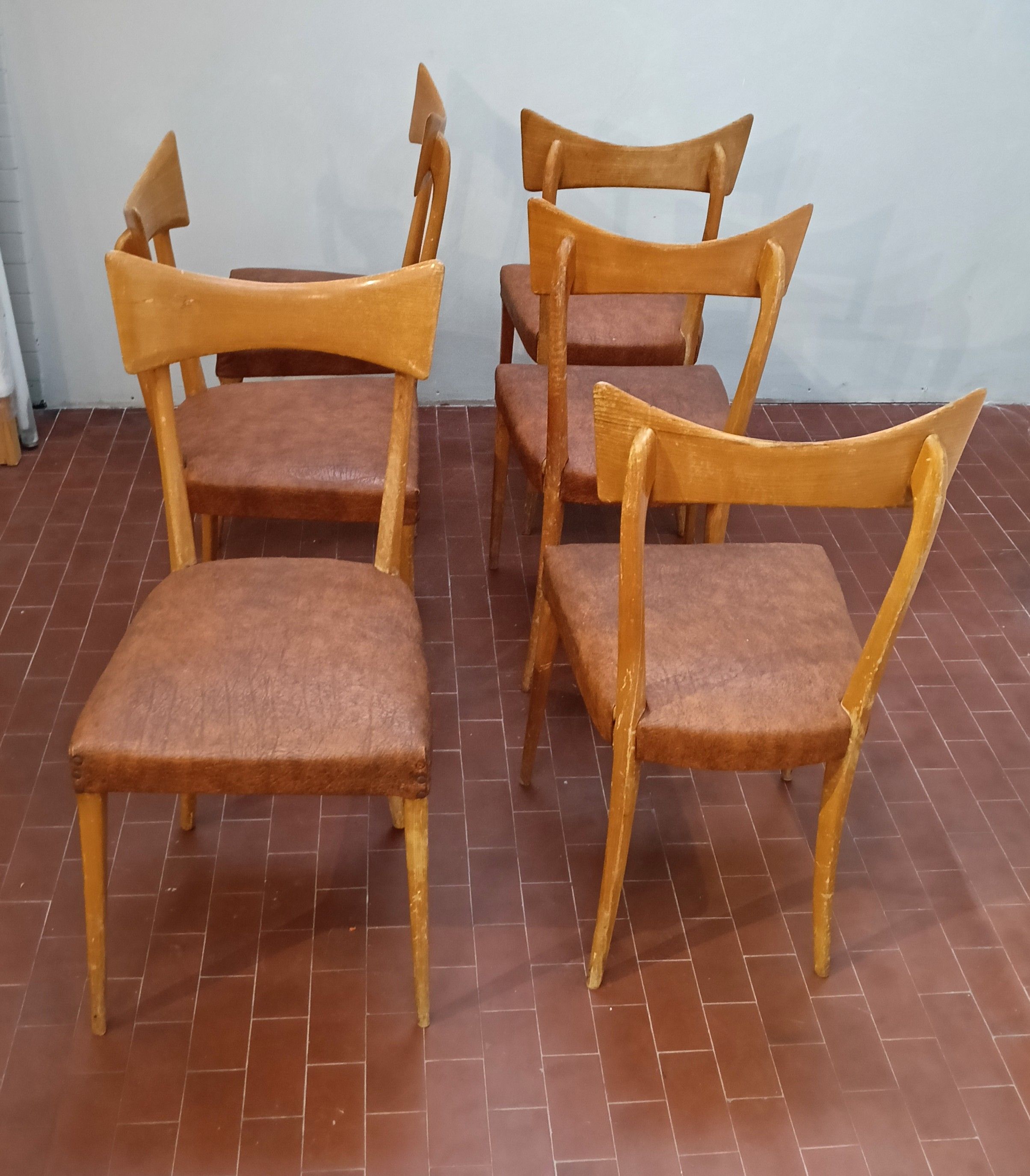 Set of 4 beech wood chairs (1950s) Side