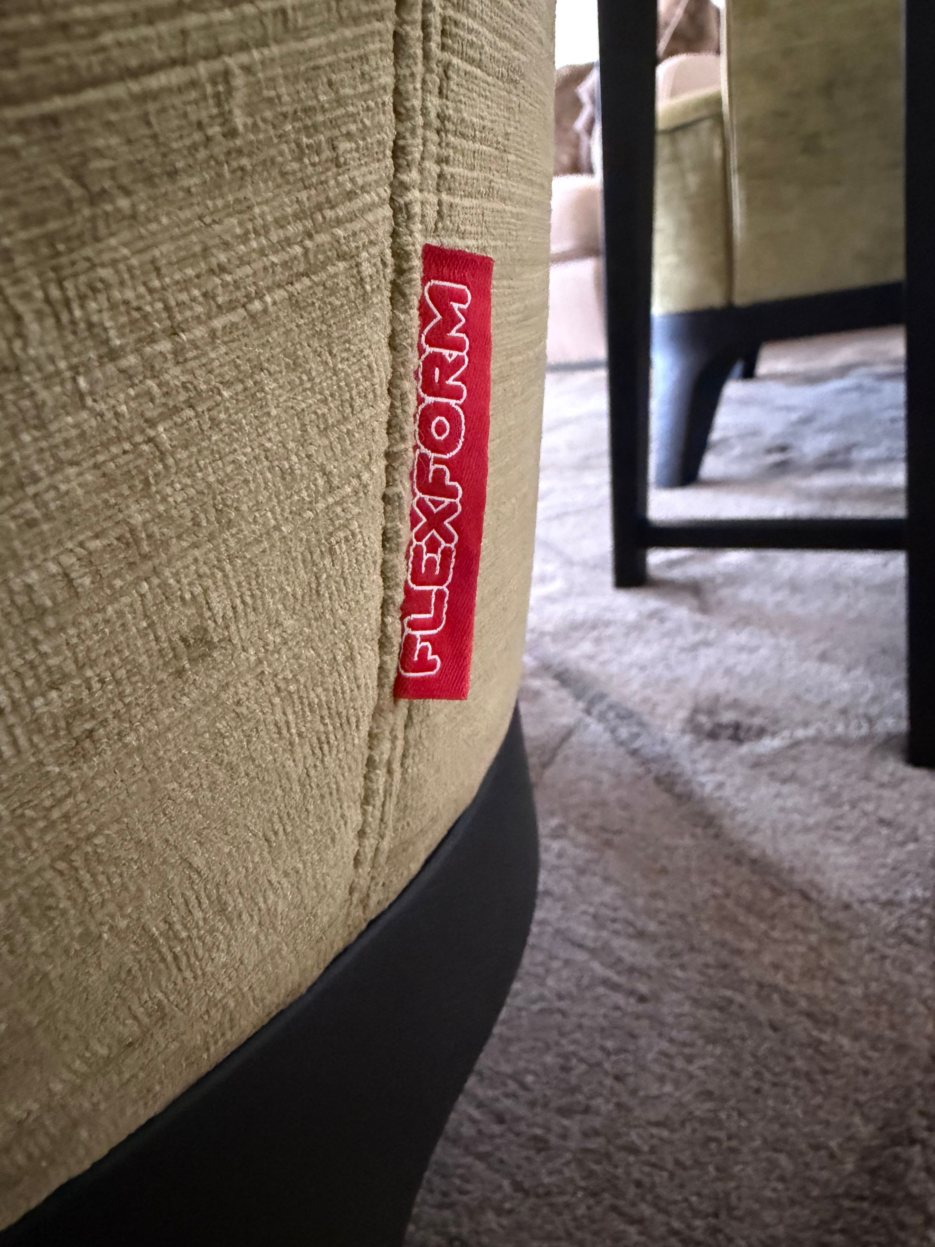 Sillón Lysandre 20 de terciopelo verde y fresno macizo Brand