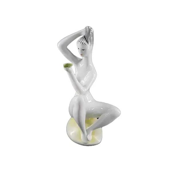 Statua Vergine davanti lo Specchio in porcellana, Zsolnay 