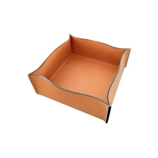 Tray type 4 medium, Poltrona Frau: in natural leather image