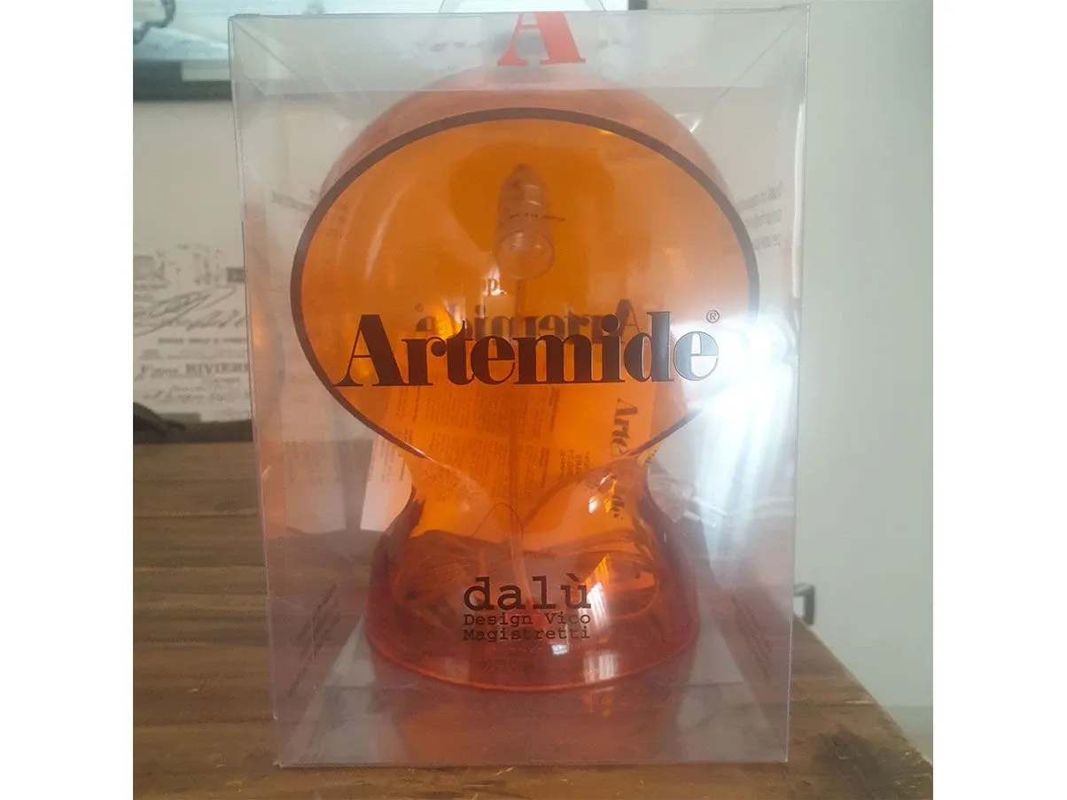 Lampada da tavolo Dalù Vico Magistretti (arancione), Artemide 