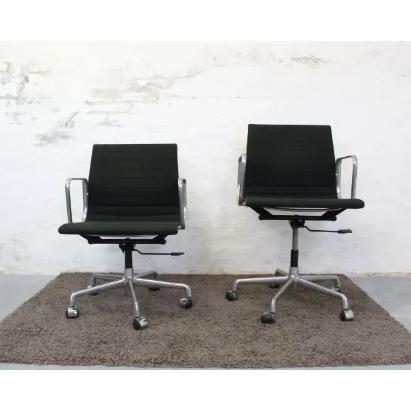 Office chairs EA117 Charles & Ray Eames, ICF image