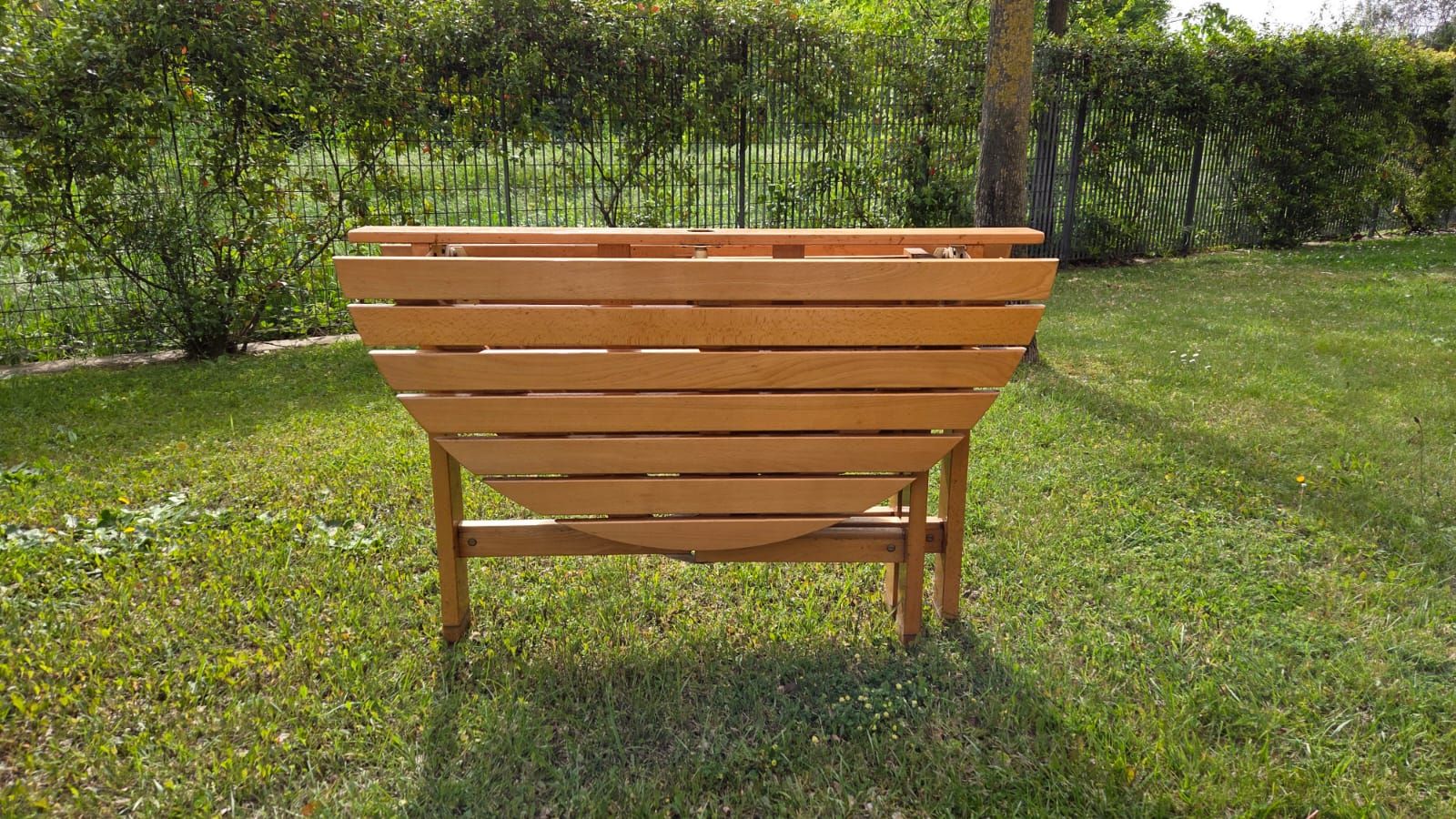 Set da esterno 6 sedie, tavolino e tavolo rotondo in legno Optional7