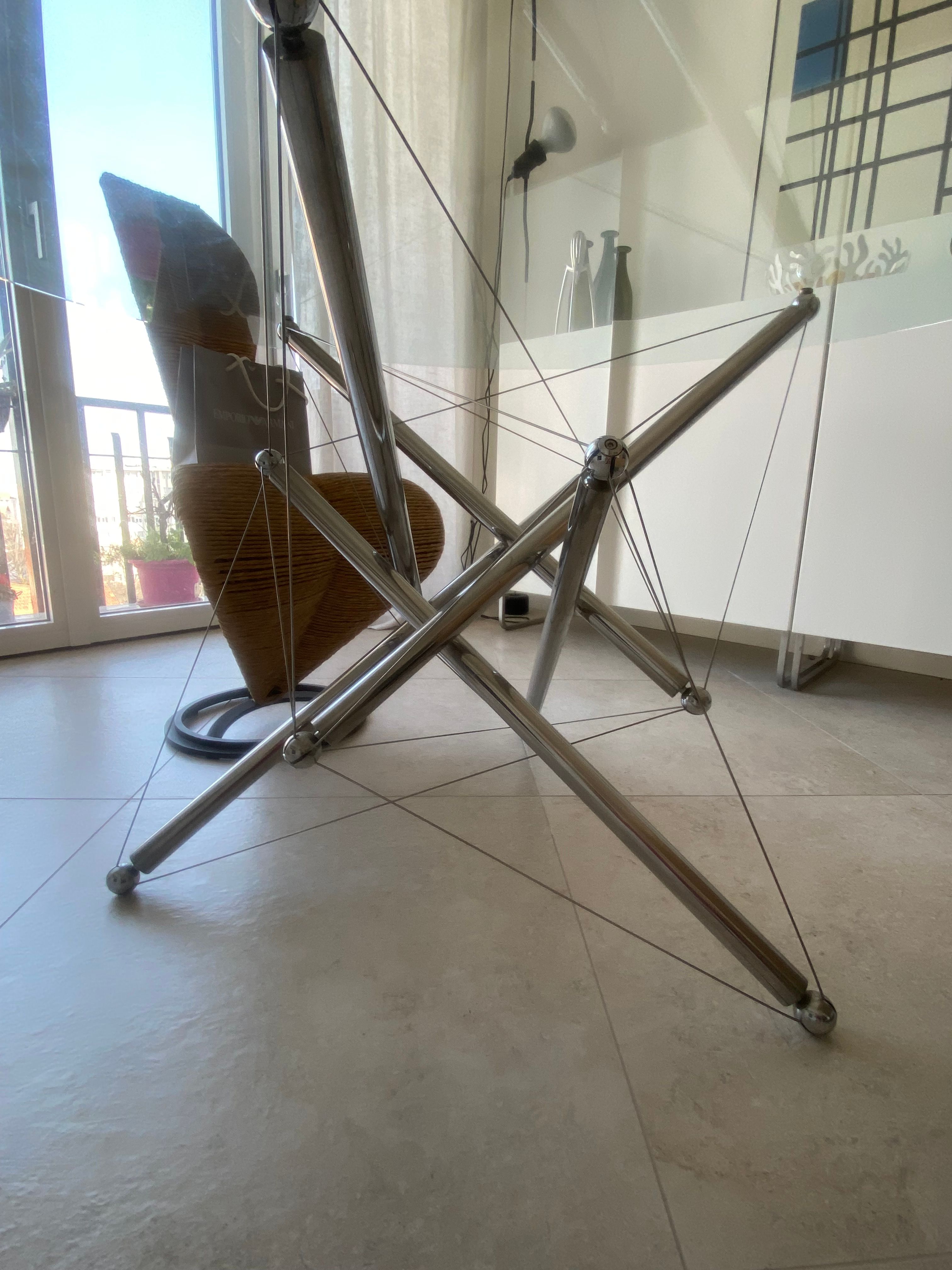 Tavolo rotondo 714 di Theodore Waddell, Cassina  Side