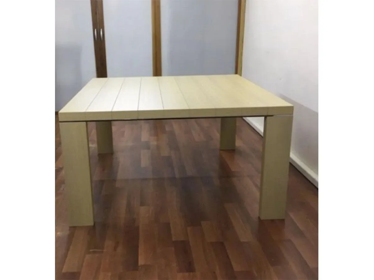 Mesa cuadrada Fratino de madera de roble blanqueado 5