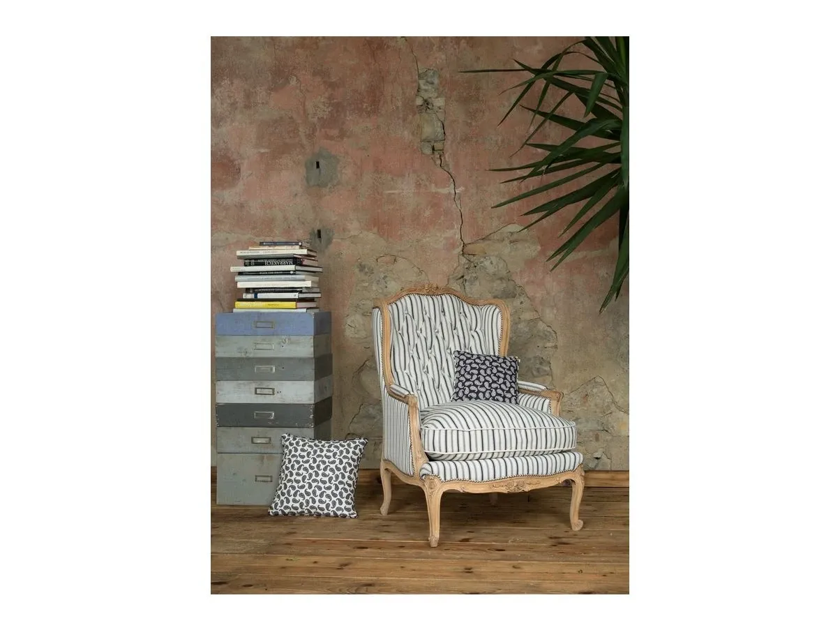 Poltroncina vintage in legno massello (anni'70), 1