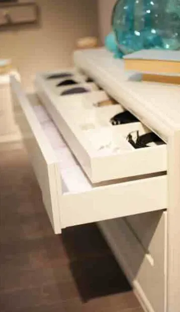 Set of chest of drawers and 2 bedside tables in white lacquered wood, Betamobili 6