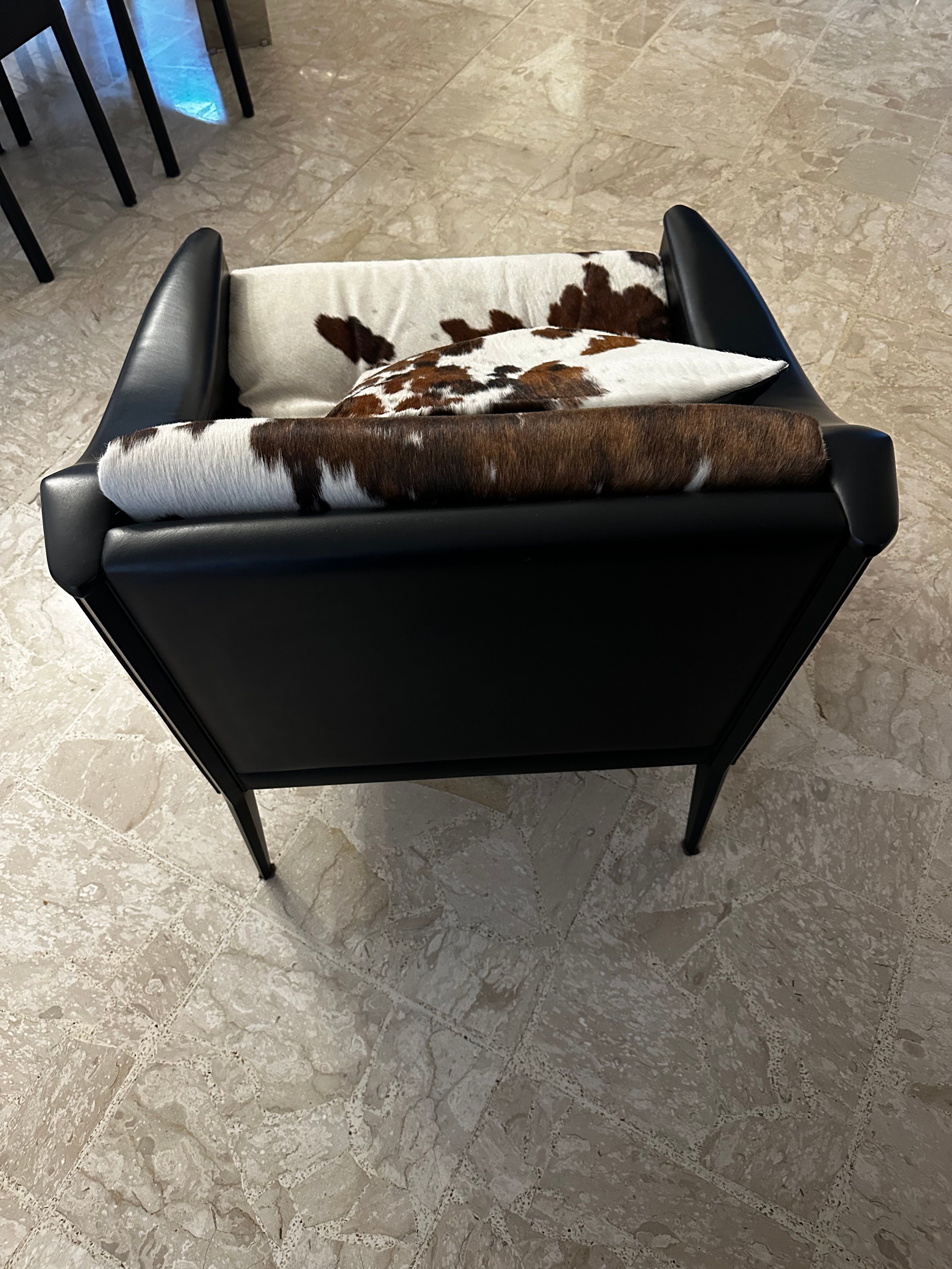 Dezza 24 armchair in beech wood and leather by Gio Ponti, Poltrona Frau Optional7