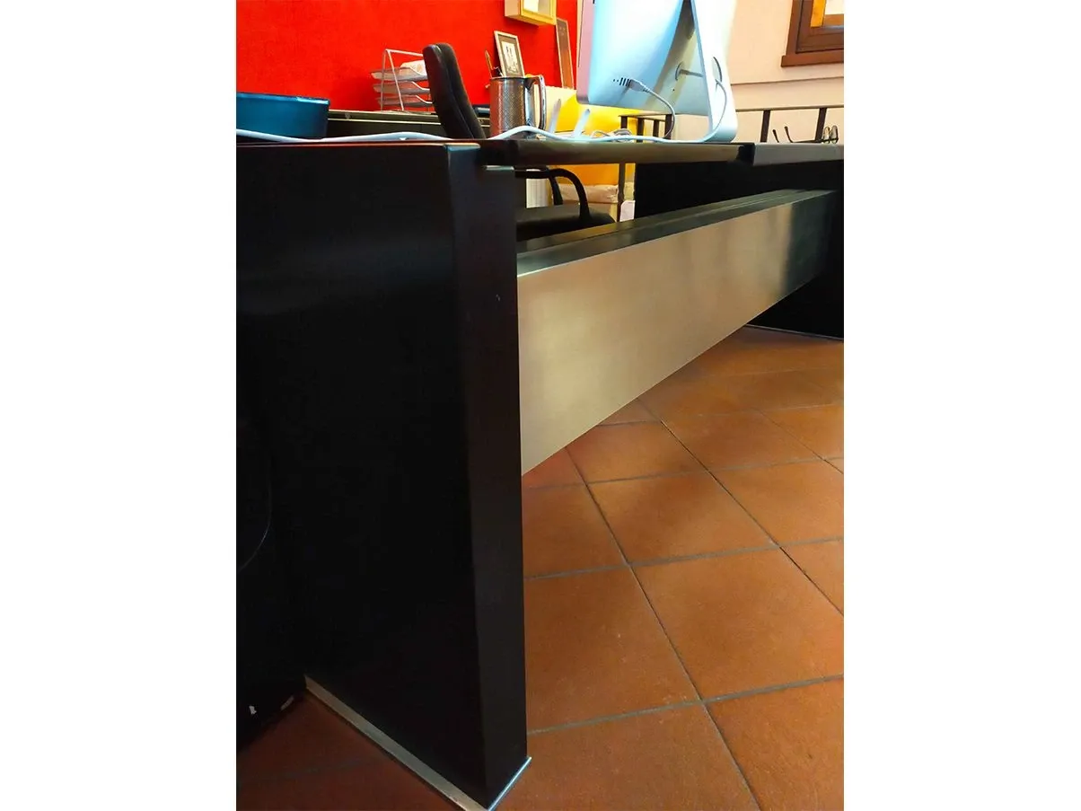 Schreibtisch mit Büroschrank 3