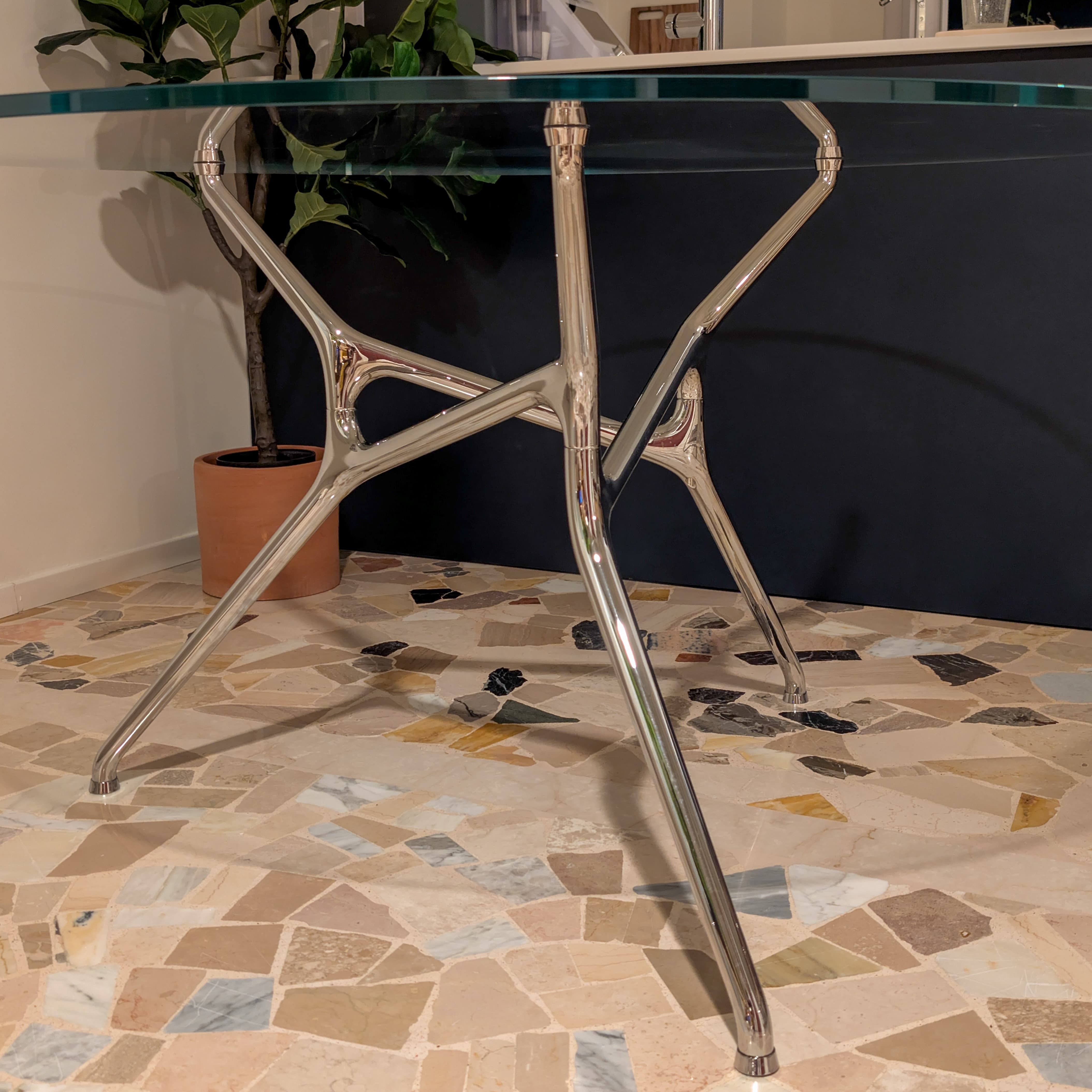 Tavolo rotondo Branch in vetro di Jakob Wagner Details