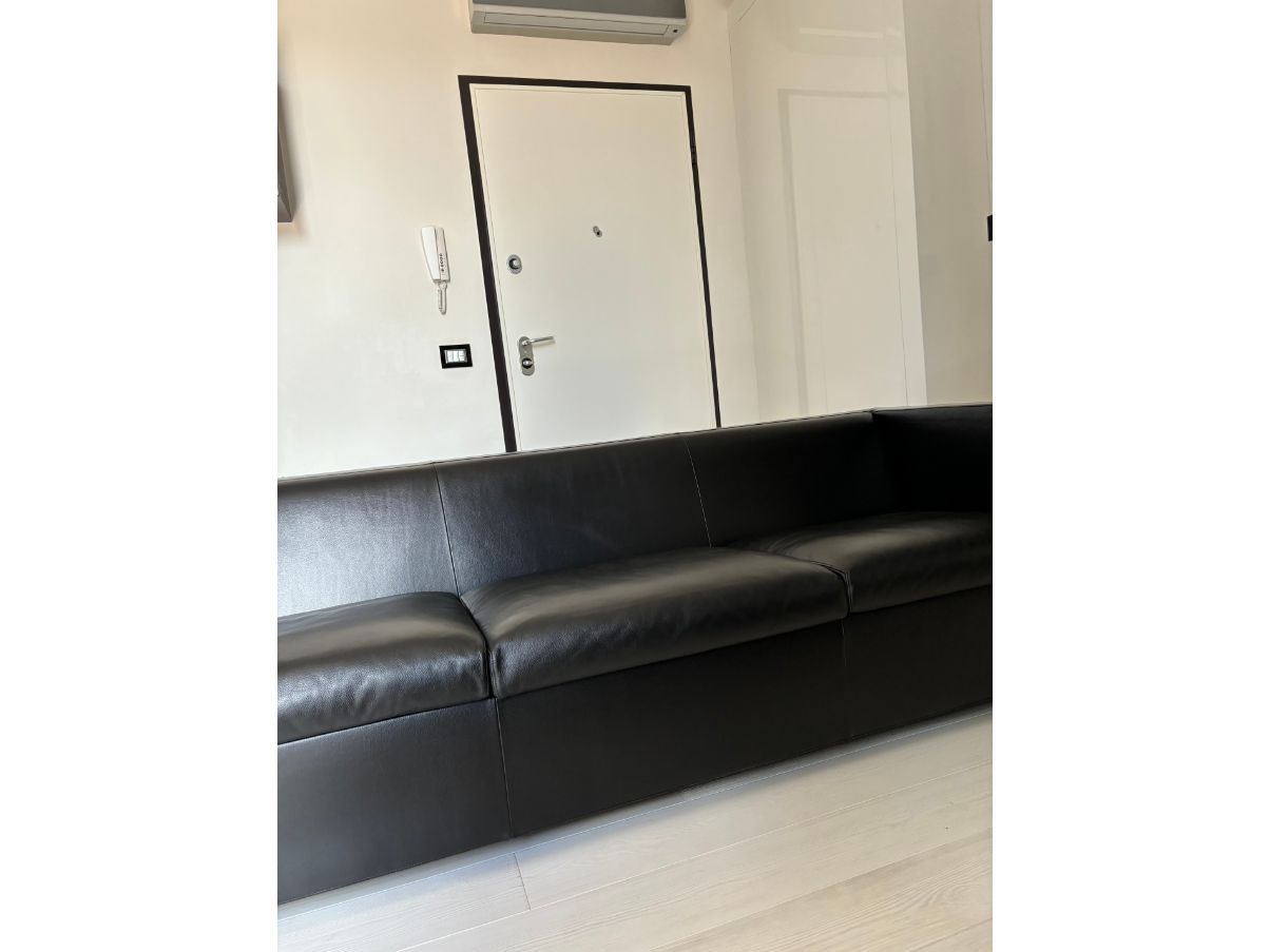 3-seater sofa in black eco-leather, Minotti Optional9