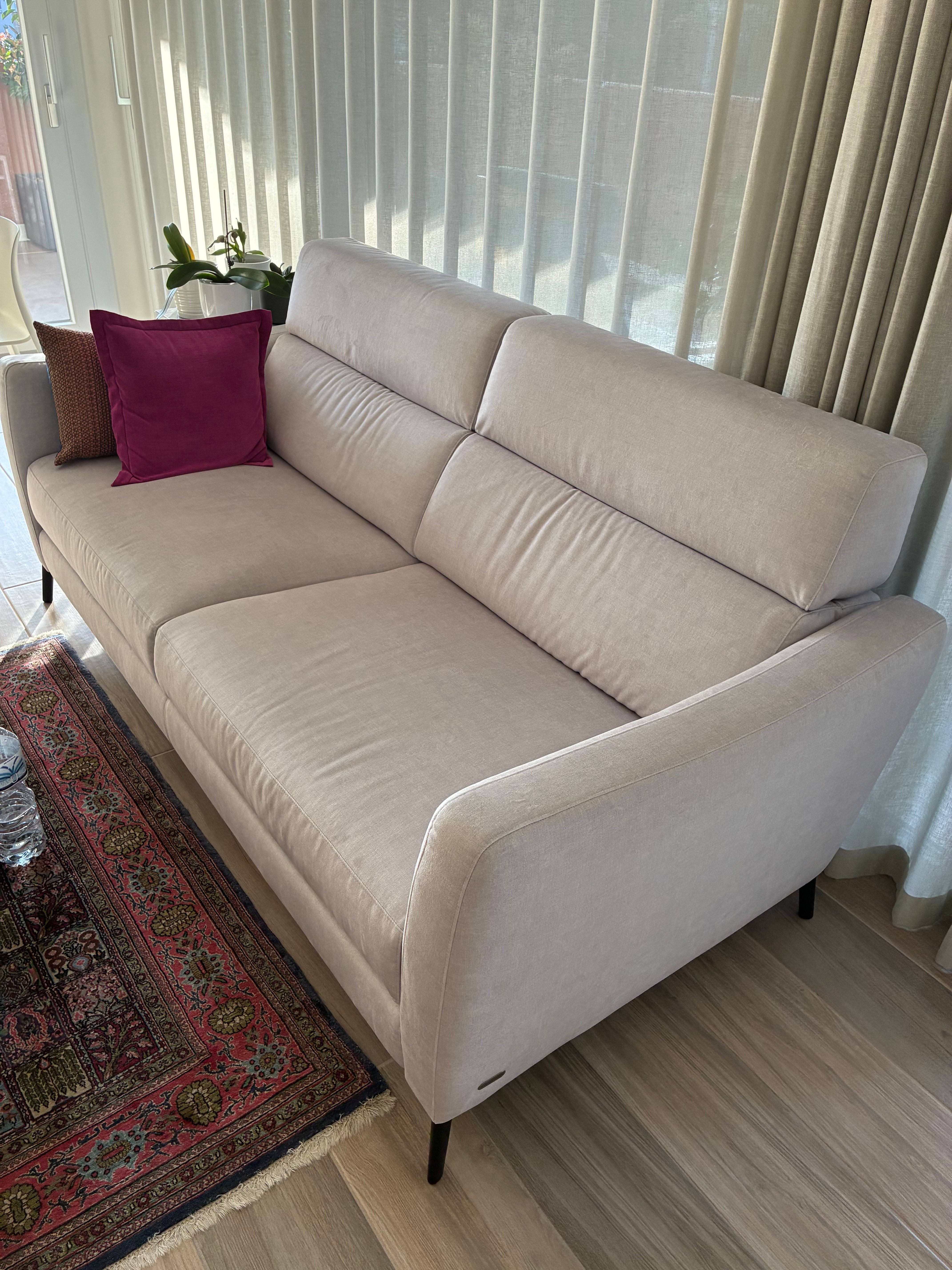 Divano 3 posti Greg rivestito in tessuto (beige) Brand